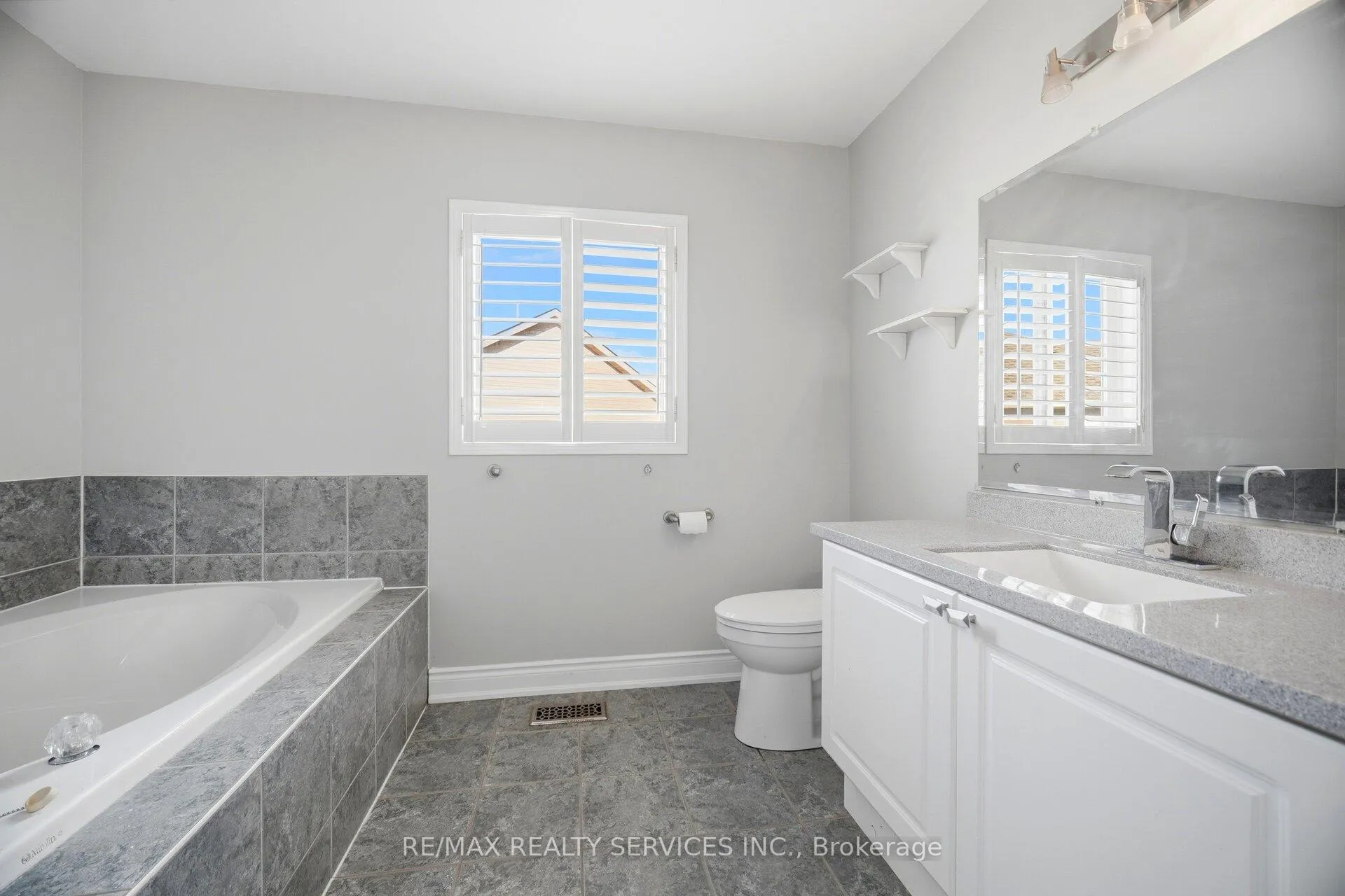 Photo 26 of 104 Sundridge Street, Brampton, Snelgrove — HOMEH
