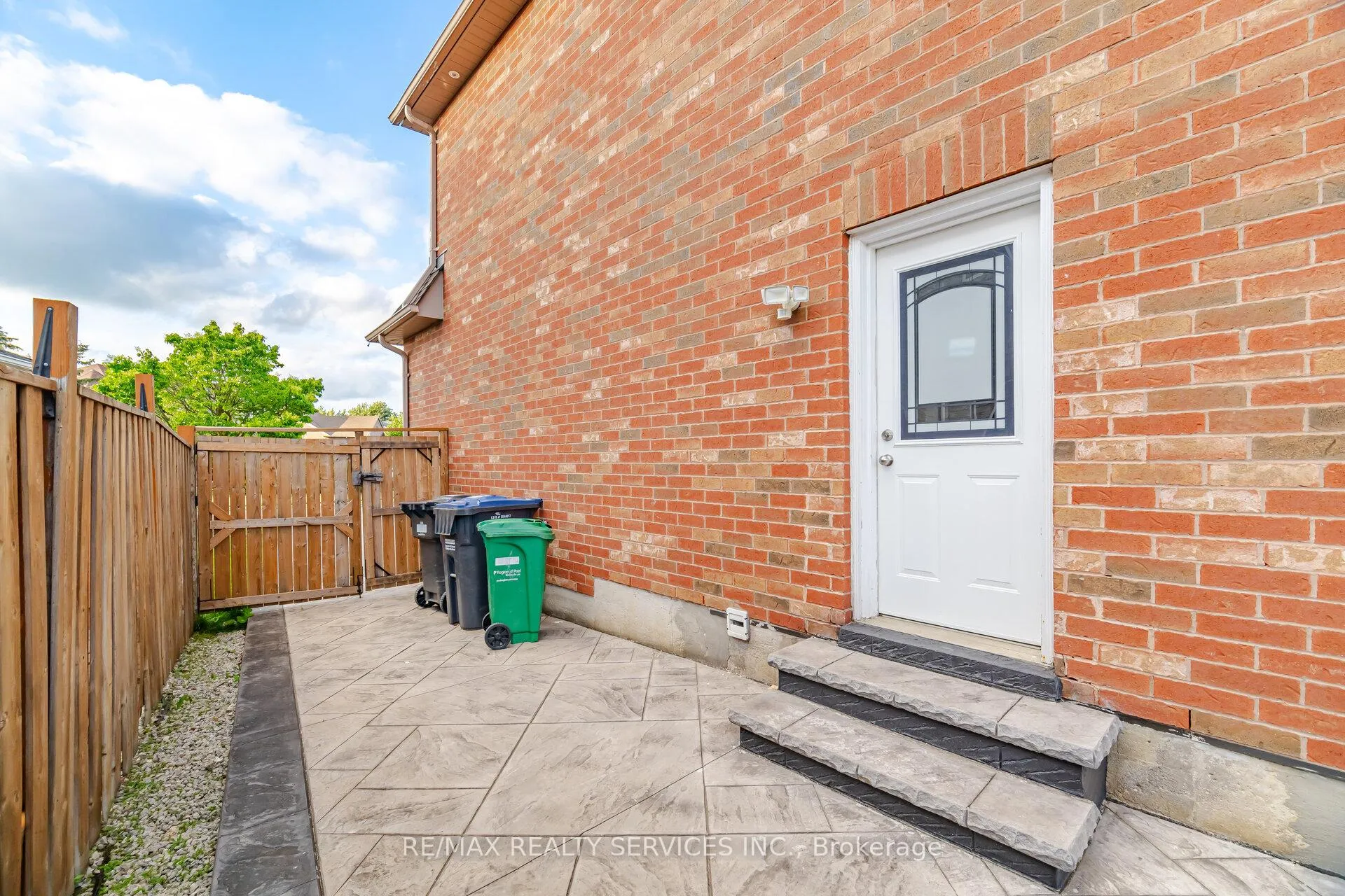 Photo 32 of 104 Sundridge Street, Brampton, Snelgrove — HOMEH