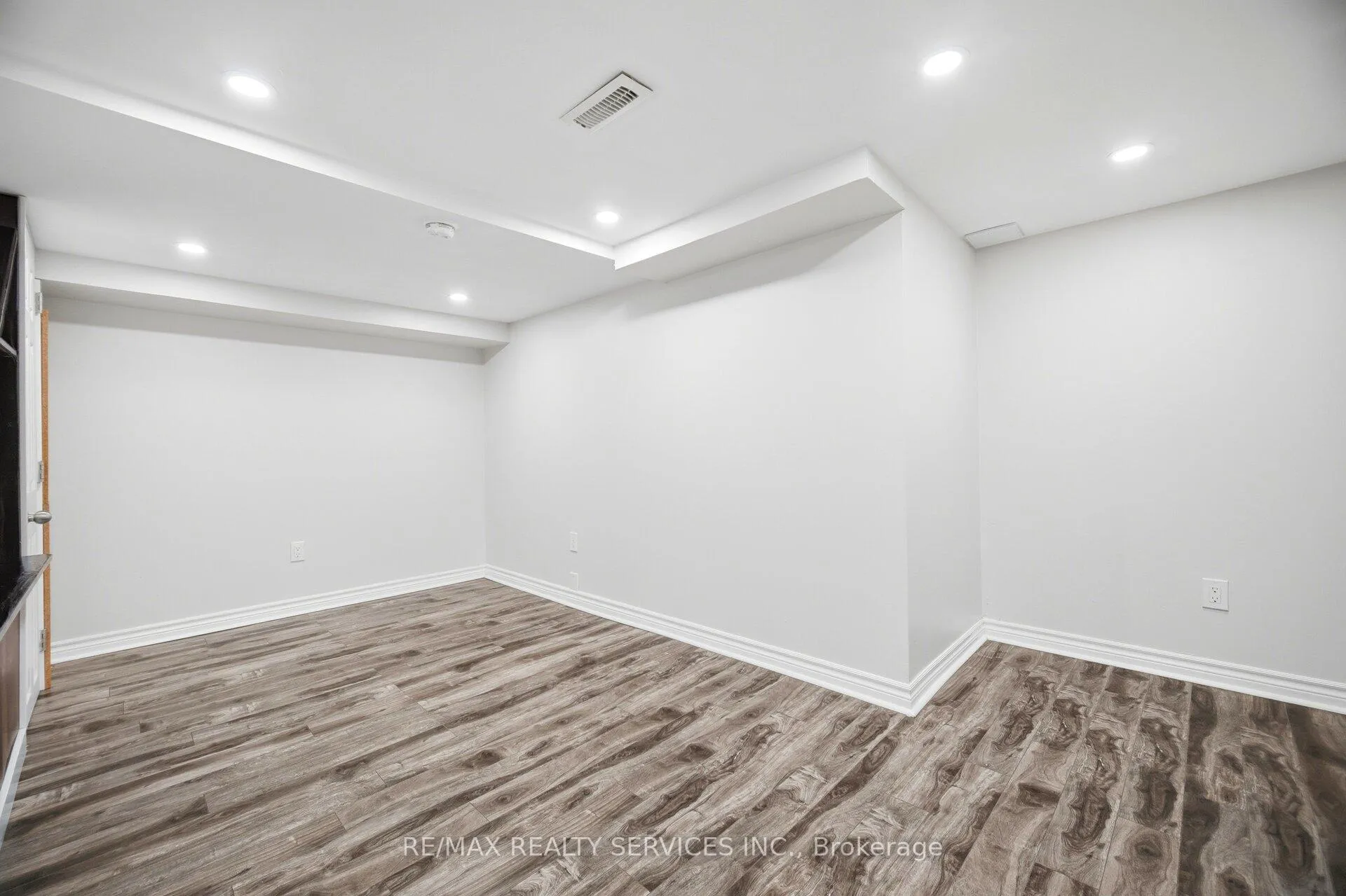 Photo 34 of 104 Sundridge Street, Brampton, Snelgrove — HOMEH