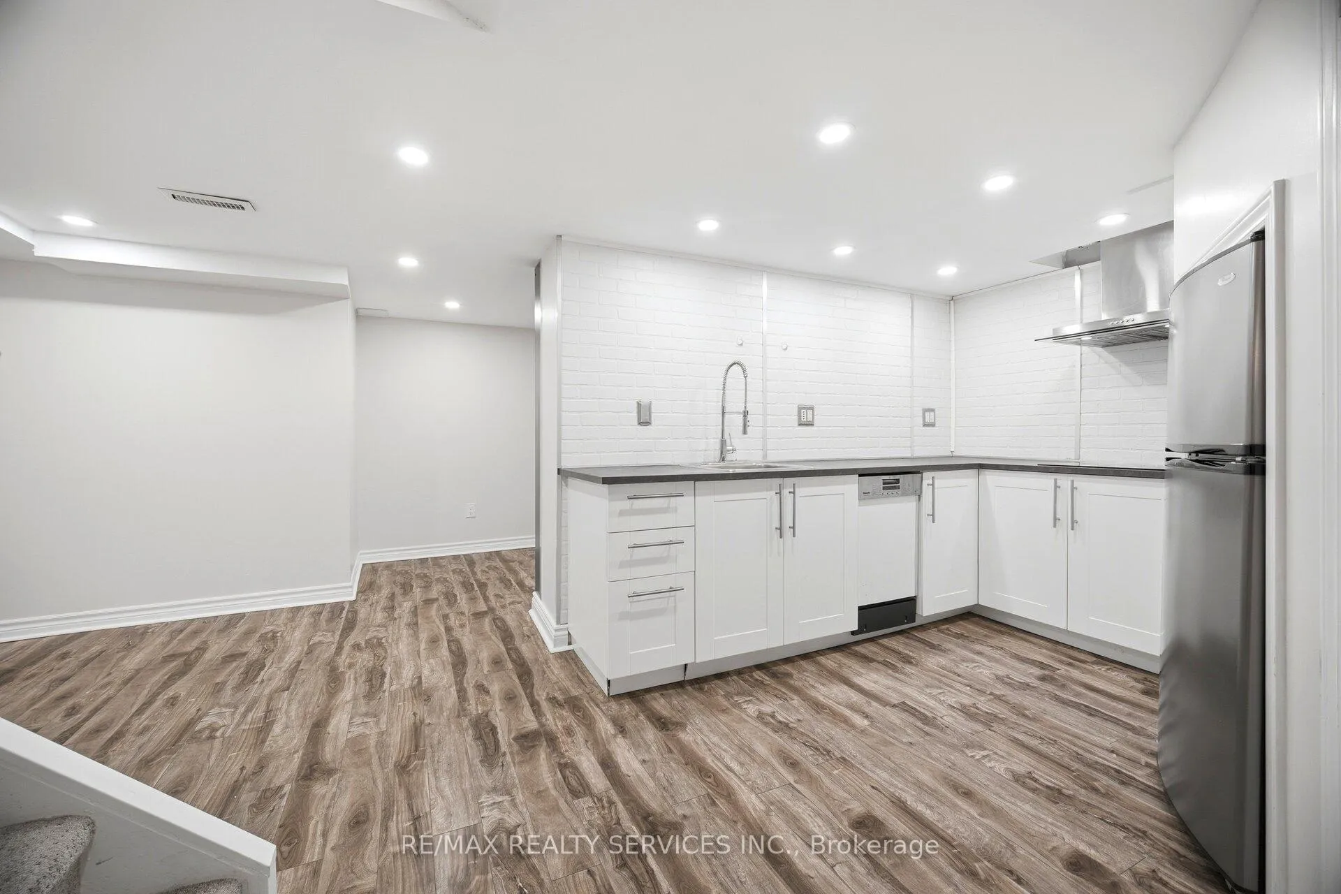 Photo 36 of 104 Sundridge Street, Brampton, Snelgrove — HOMEH