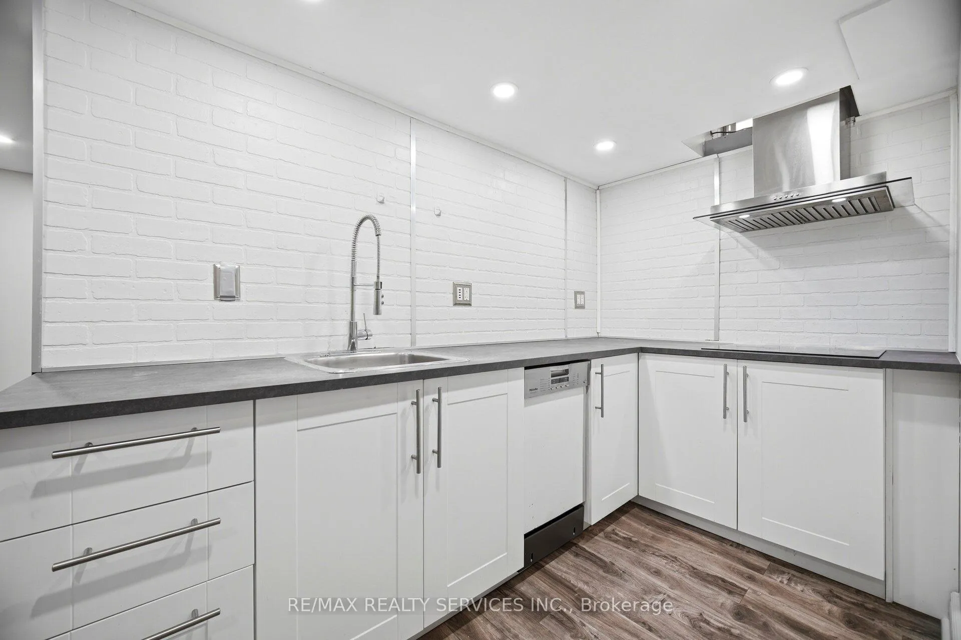 Photo 38 of 104 Sundridge Street, Brampton, Snelgrove — HOMEH
