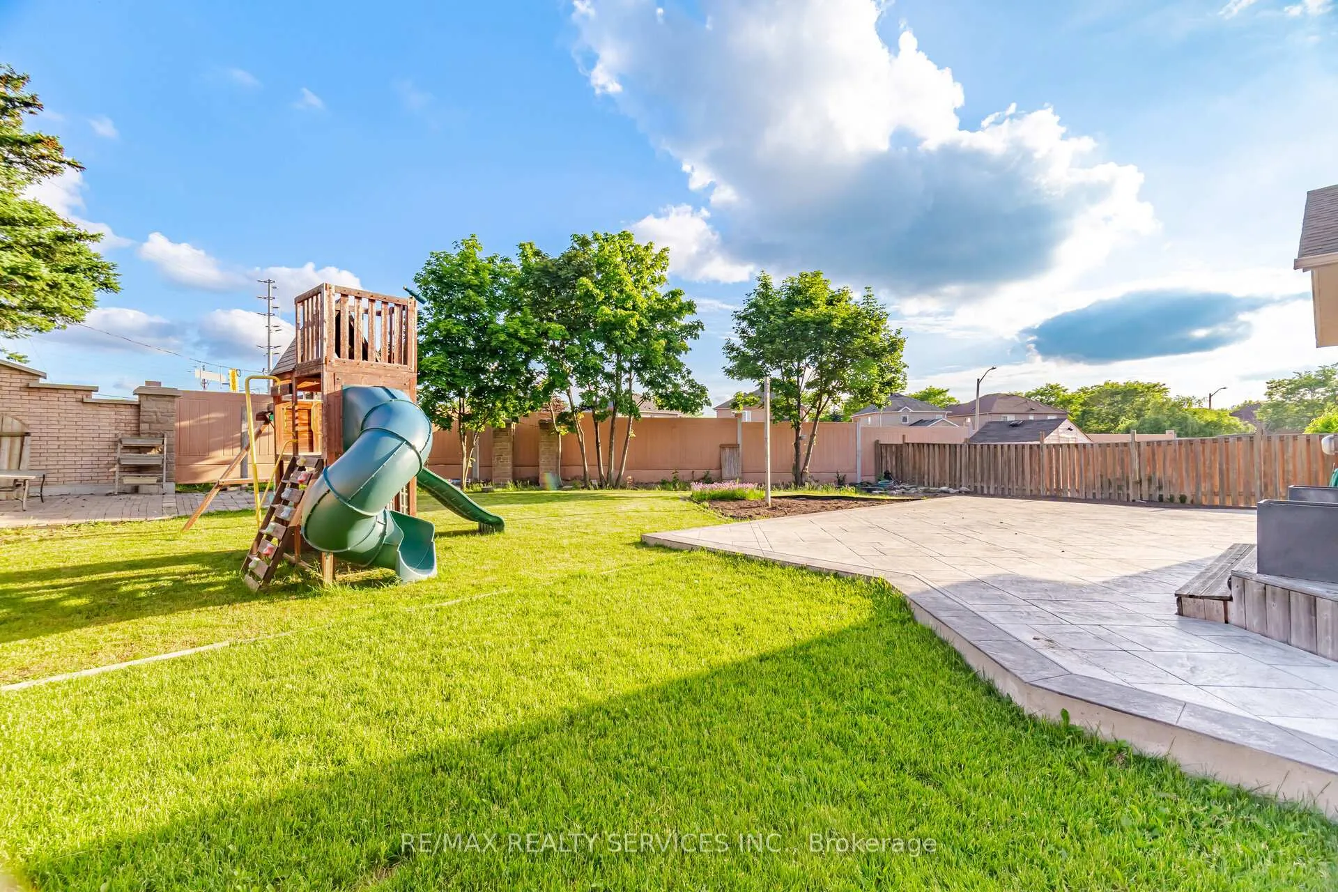 Photo 44 of 104 Sundridge Street, Brampton, Snelgrove — HOMEH