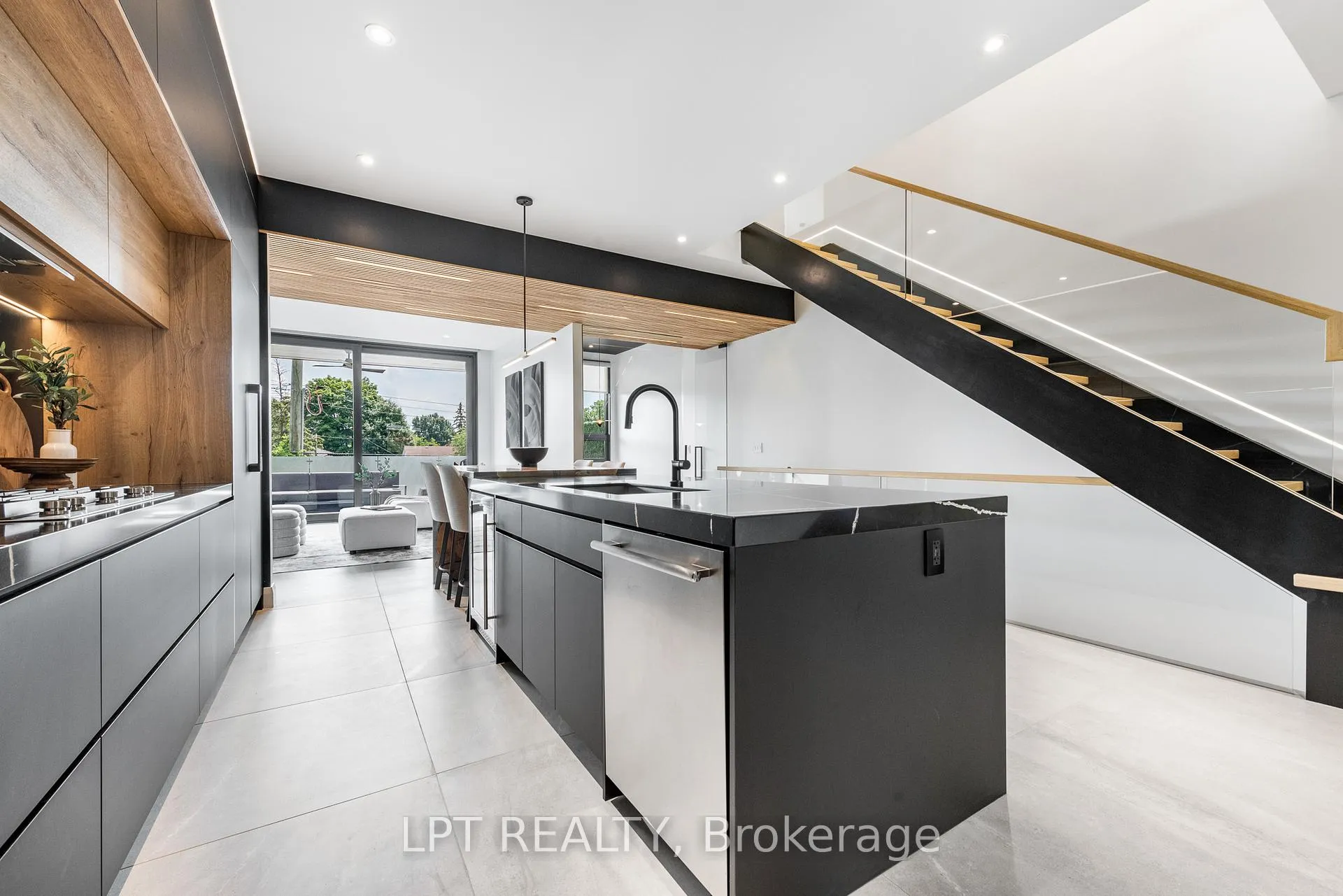 Photo 10 of 322 Perrier Avenue, Ottawa, Vanier — HOMEH