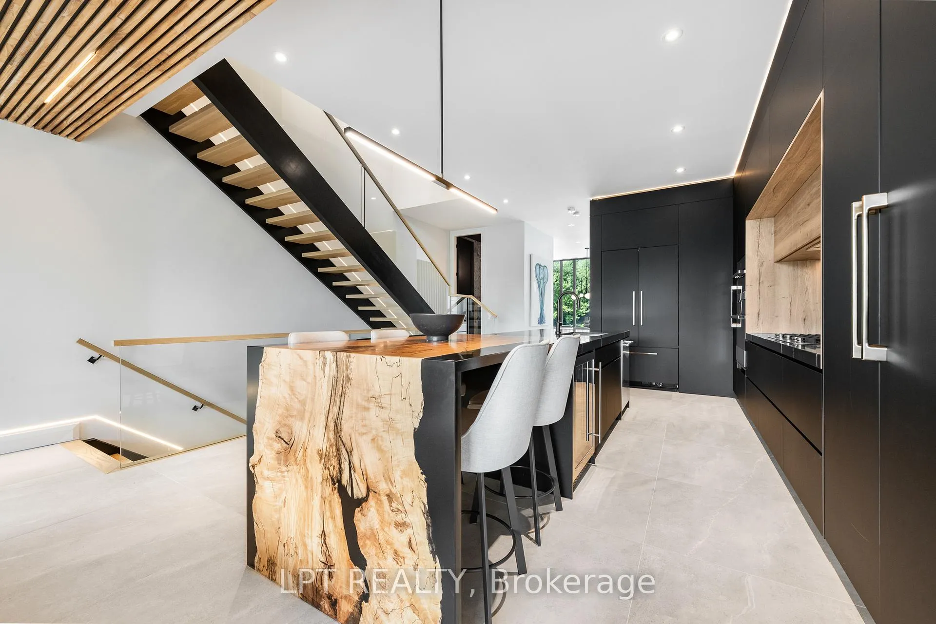 Photo 11 of 322 Perrier Avenue, Ottawa, Vanier — HOMEH
