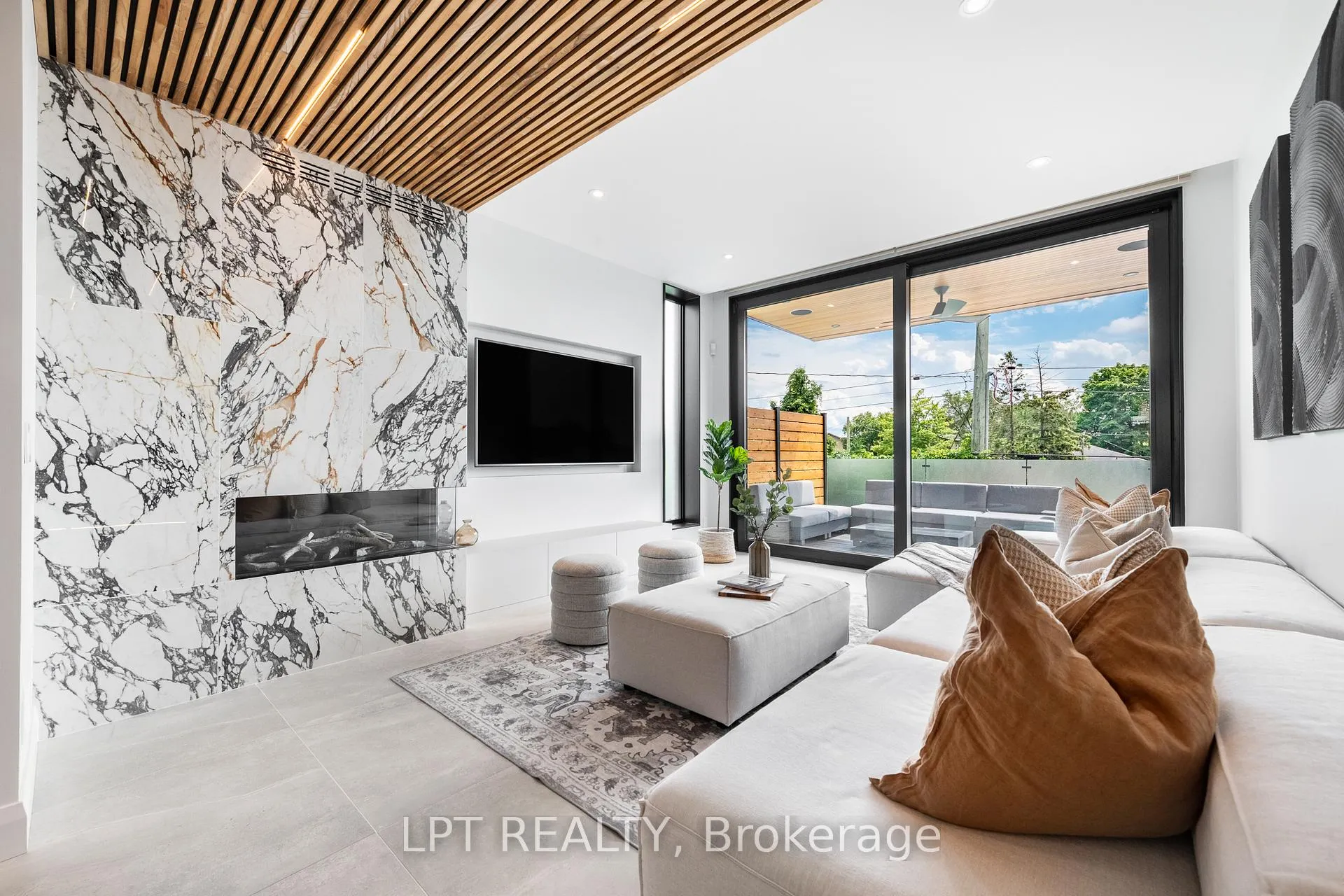 Photo 15 of 322 Perrier Avenue, Ottawa, Vanier — HOMEH