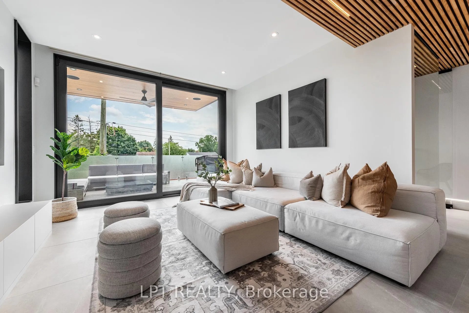 Photo 16 of 322 Perrier Avenue, Ottawa, Vanier — HOMEH