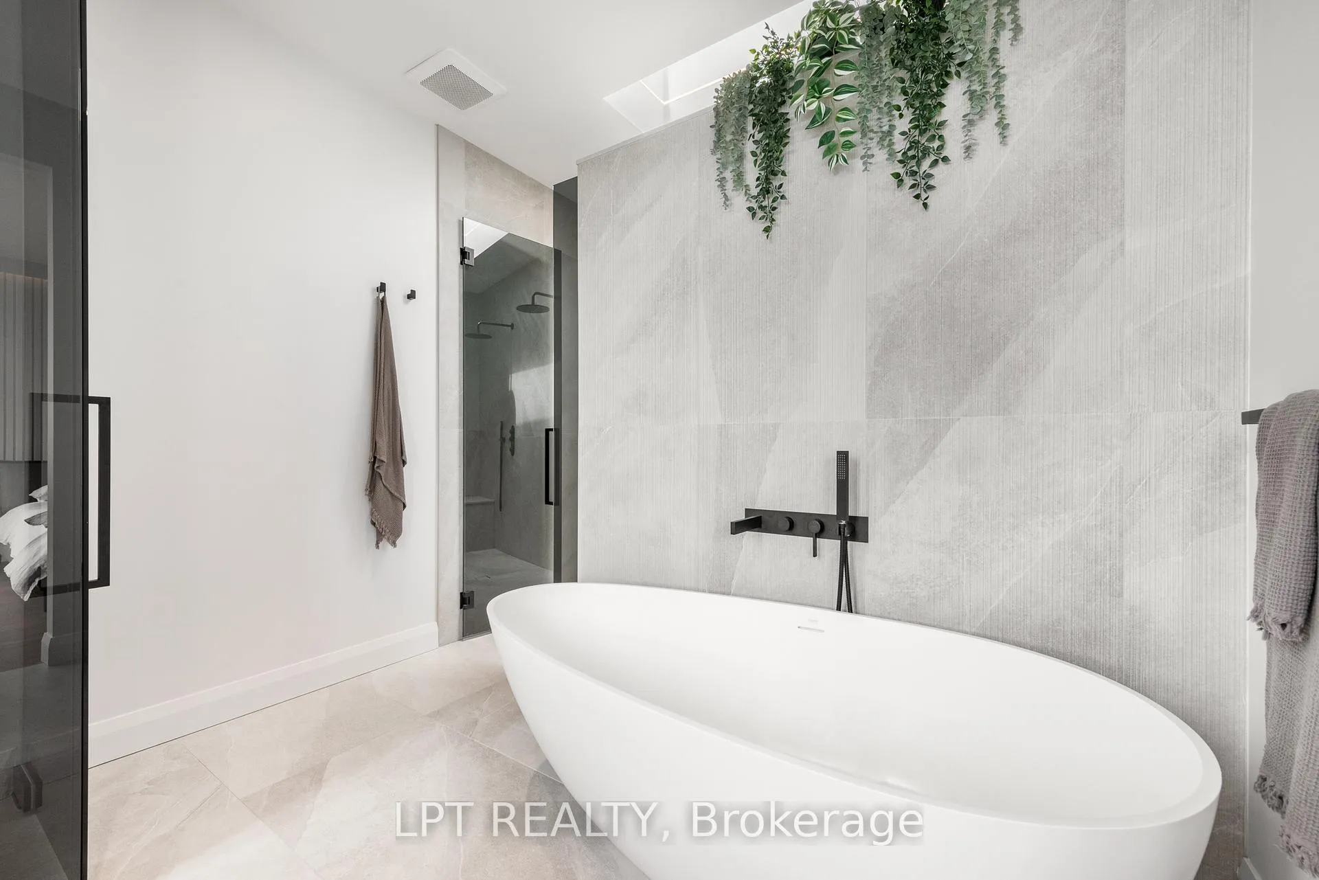 Photo 26 of 322 Perrier Avenue, Ottawa, Vanier — HOMEH