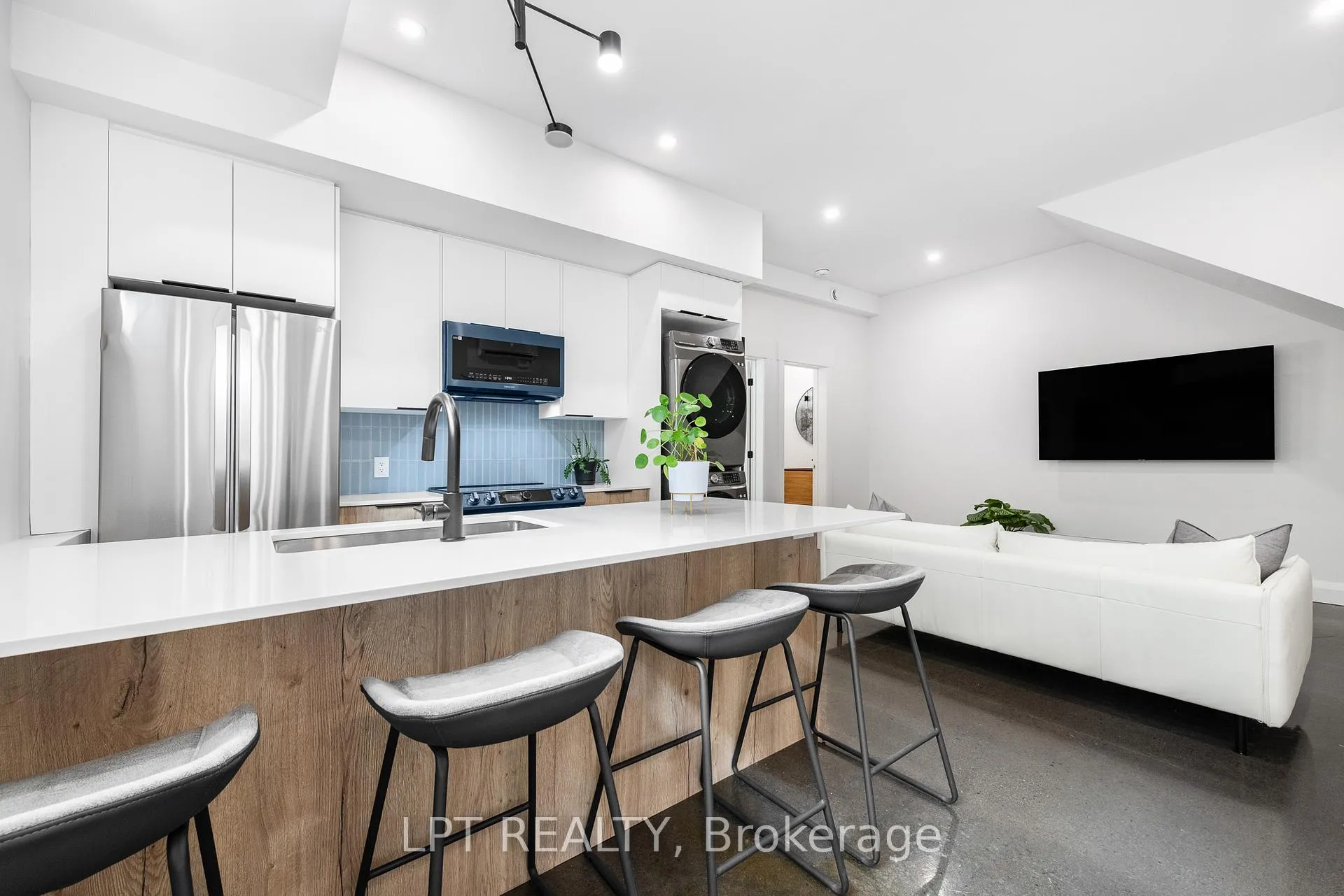 Photo 38 of 322 Perrier Avenue, Ottawa, Vanier — HOMEH