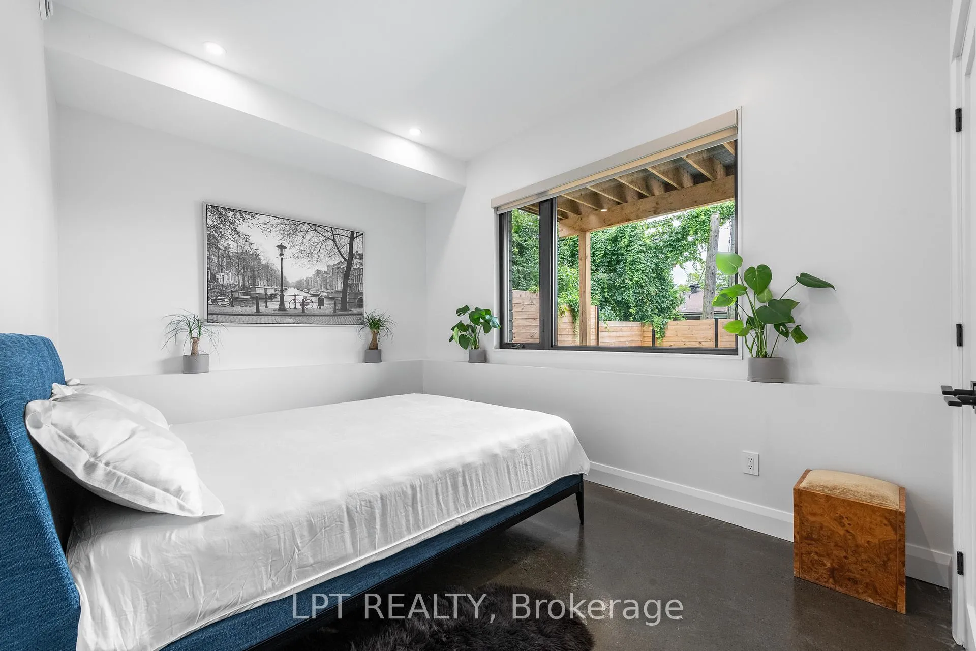 Photo 41 of 322 Perrier Avenue, Ottawa, Vanier — HOMEH