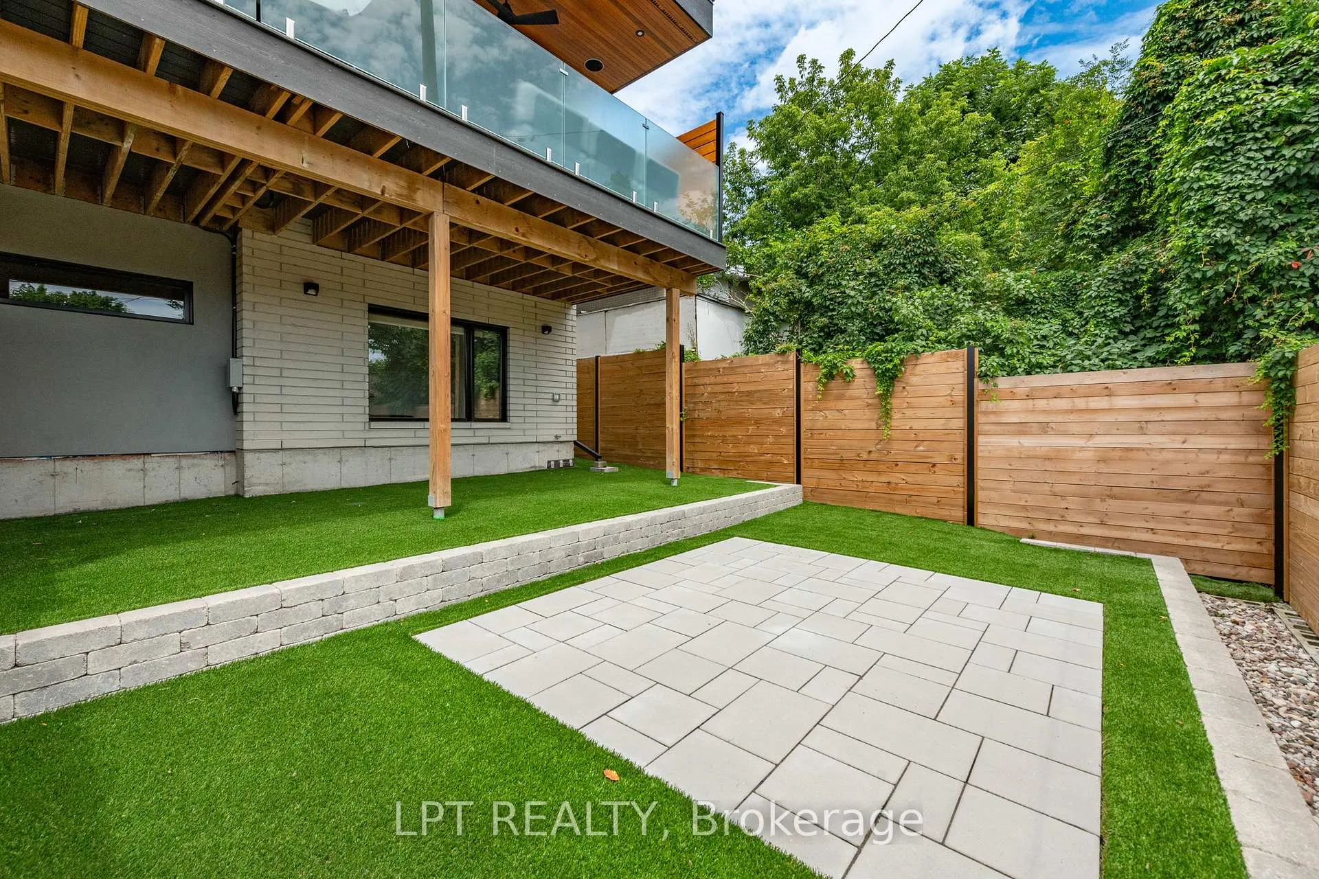 Photo 43 of 322 Perrier Avenue, Ottawa, Vanier — HOMEH
