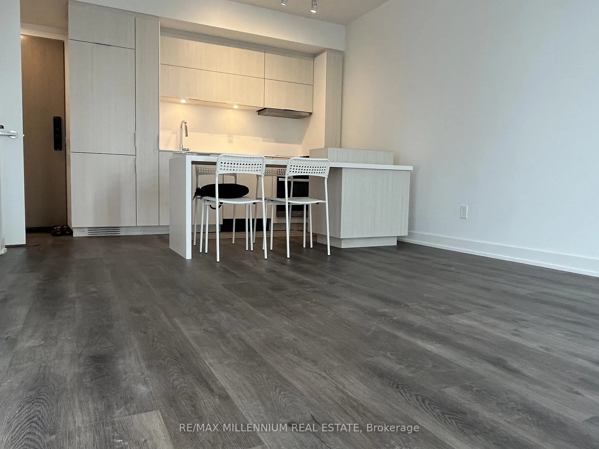 Photo 6 of Unit 1608, 370 Martha Street, Burlington, Brant — HOMEH