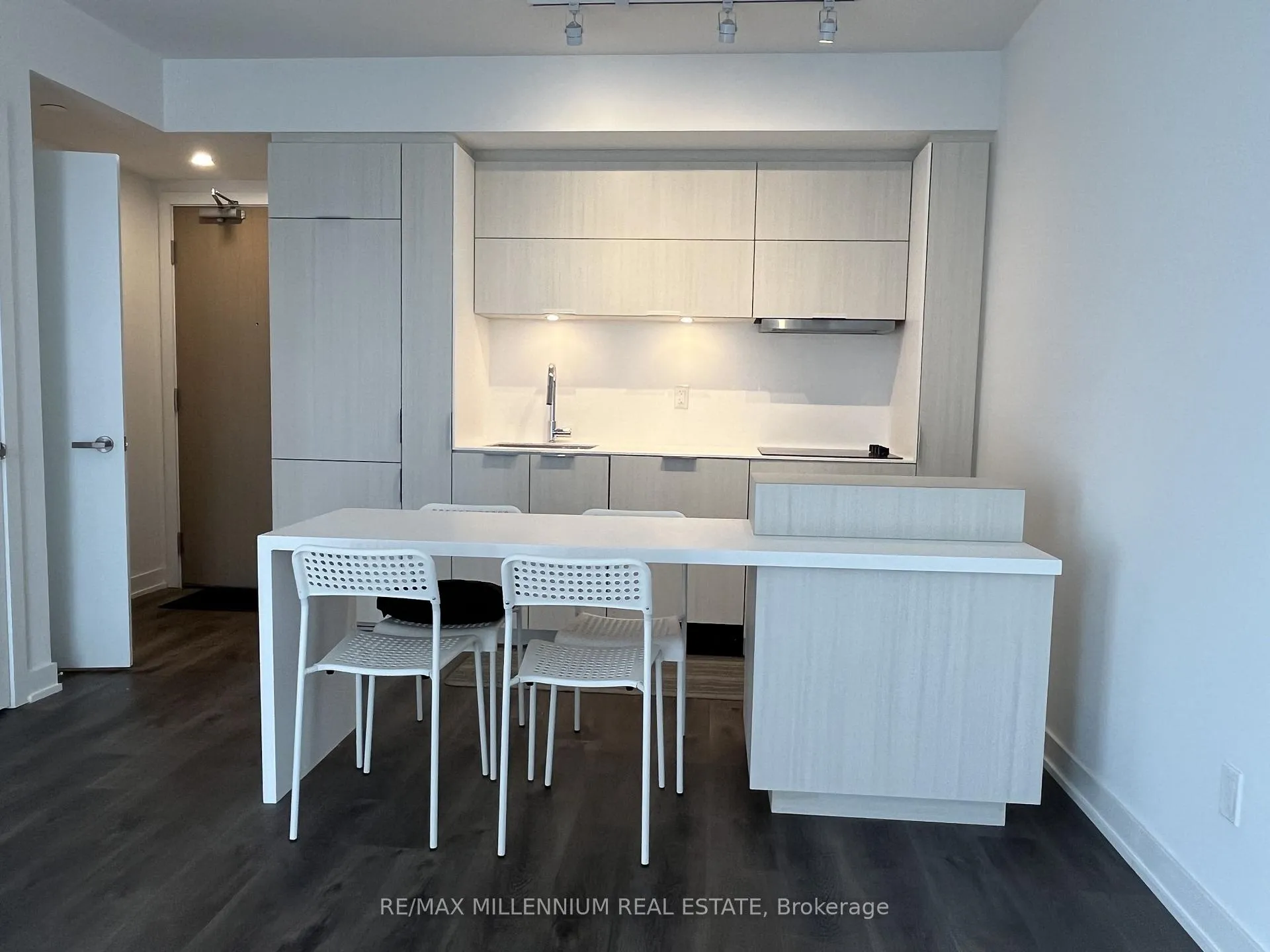 Photo 9 of Unit 1608, 370 Martha Street, Burlington, Brant — HOMEH