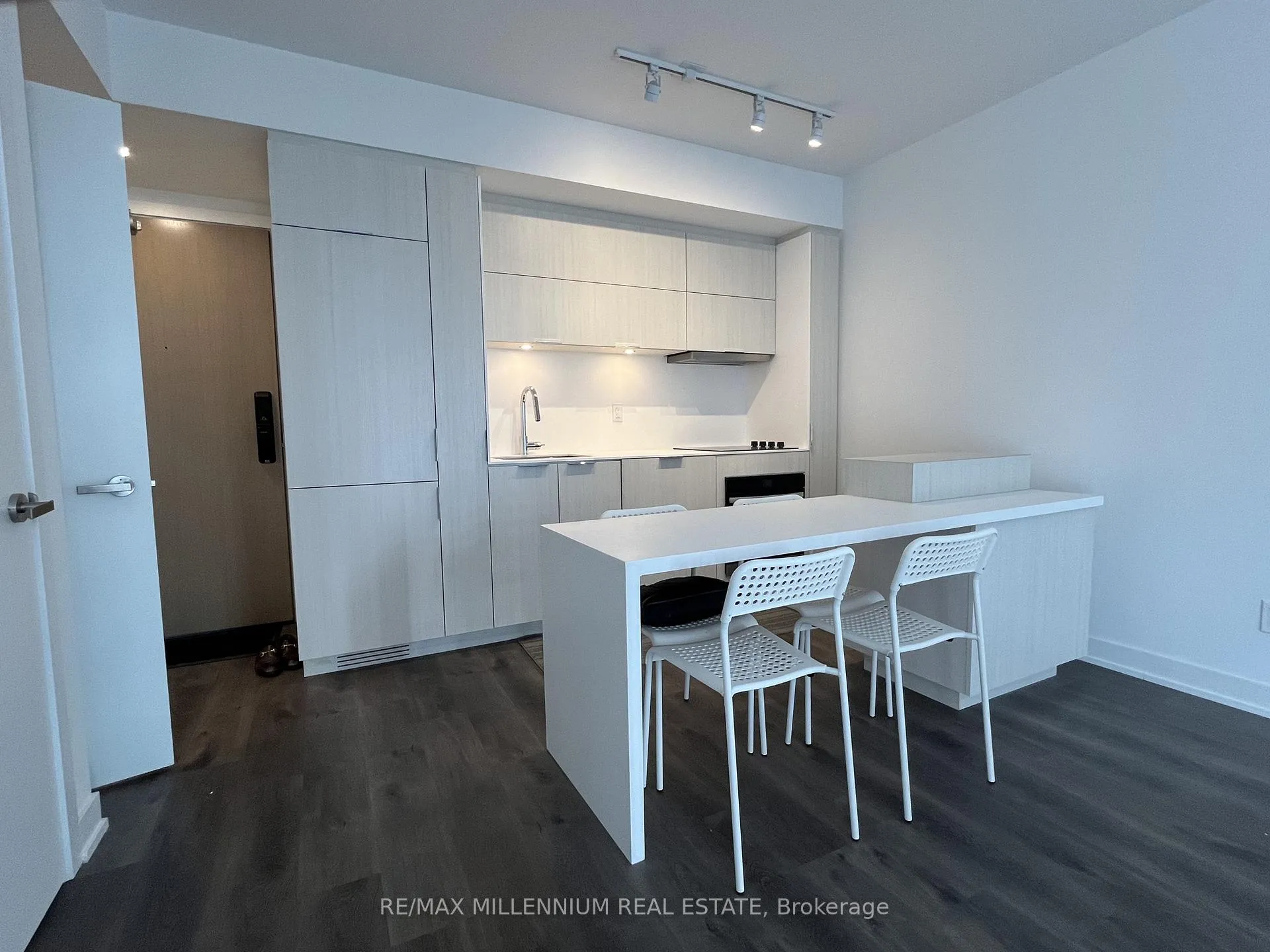 Photo 10 of Unit 1608, 370 Martha Street, Burlington, Brant — HOMEH
