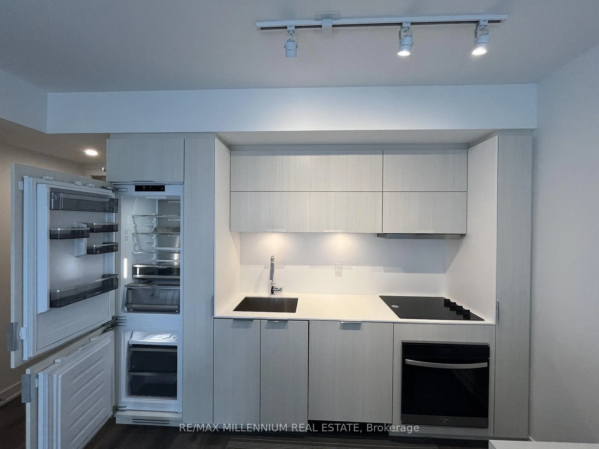 Photo 13 of Unit 1608, 370 Martha Street, Burlington, Brant — HOMEH
