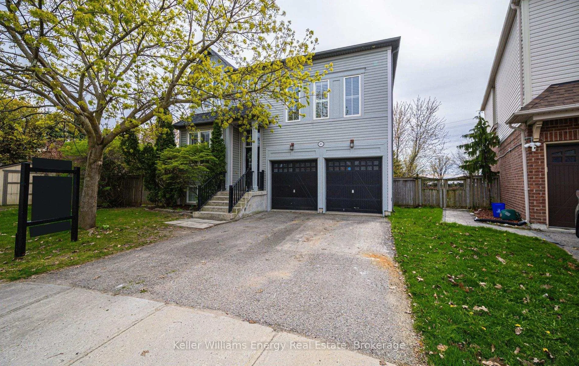 Photo 1 of 105 Woodbine Place, Oshawa, Windfields — HOMEH