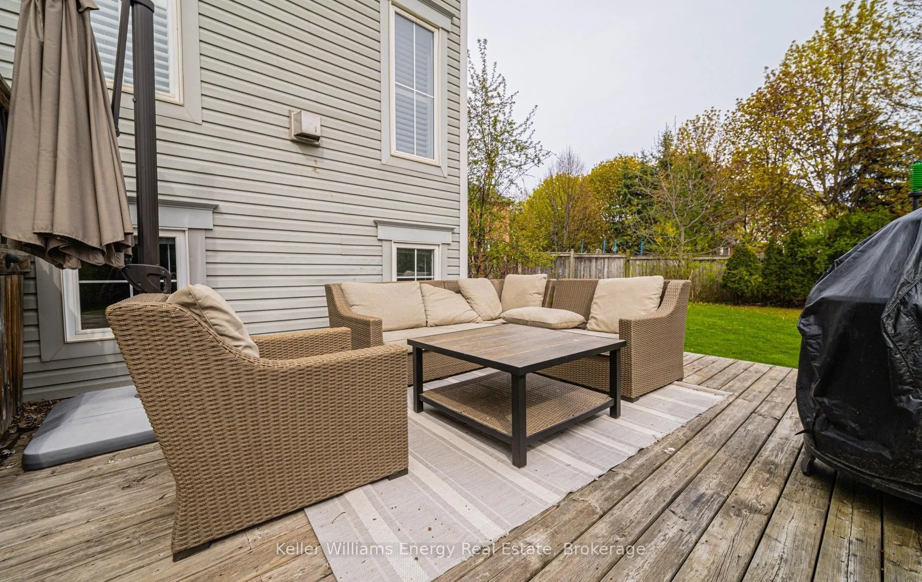 Photo 6 of 105 Woodbine Place, Oshawa, Windfields — HOMEH