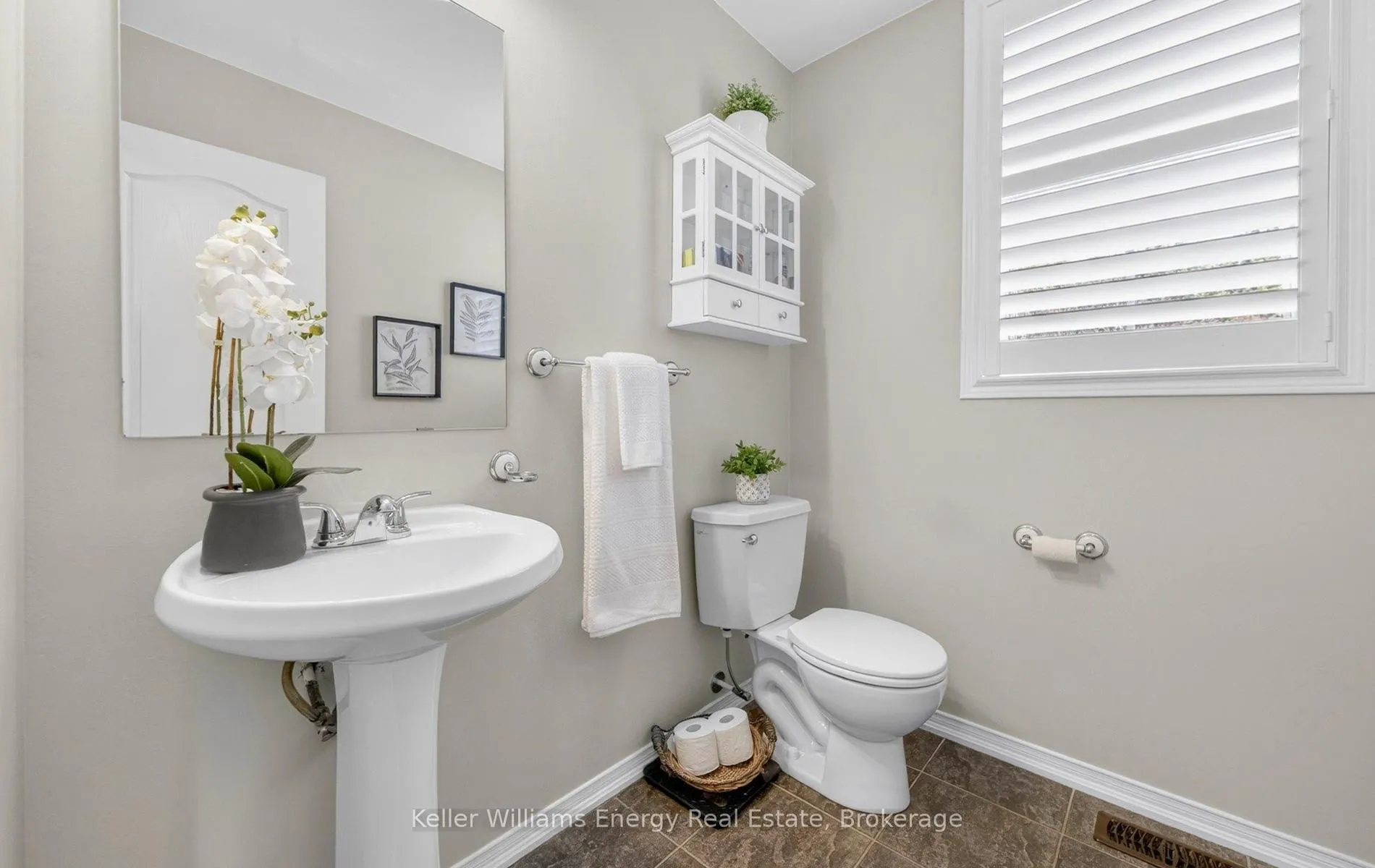 Photo 11 of 105 Woodbine Place, Oshawa, Windfields — HOMEH