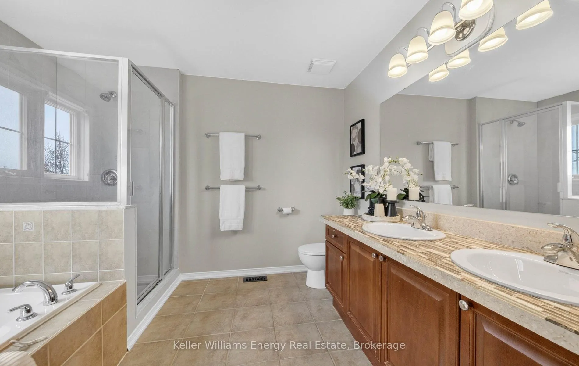 Photo 31 of 105 Woodbine Place, Oshawa, Windfields — HOMEH