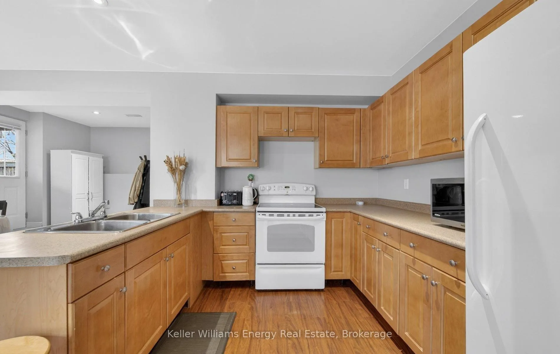 Photo 35 of 105 Woodbine Place, Oshawa, Windfields — HOMEH