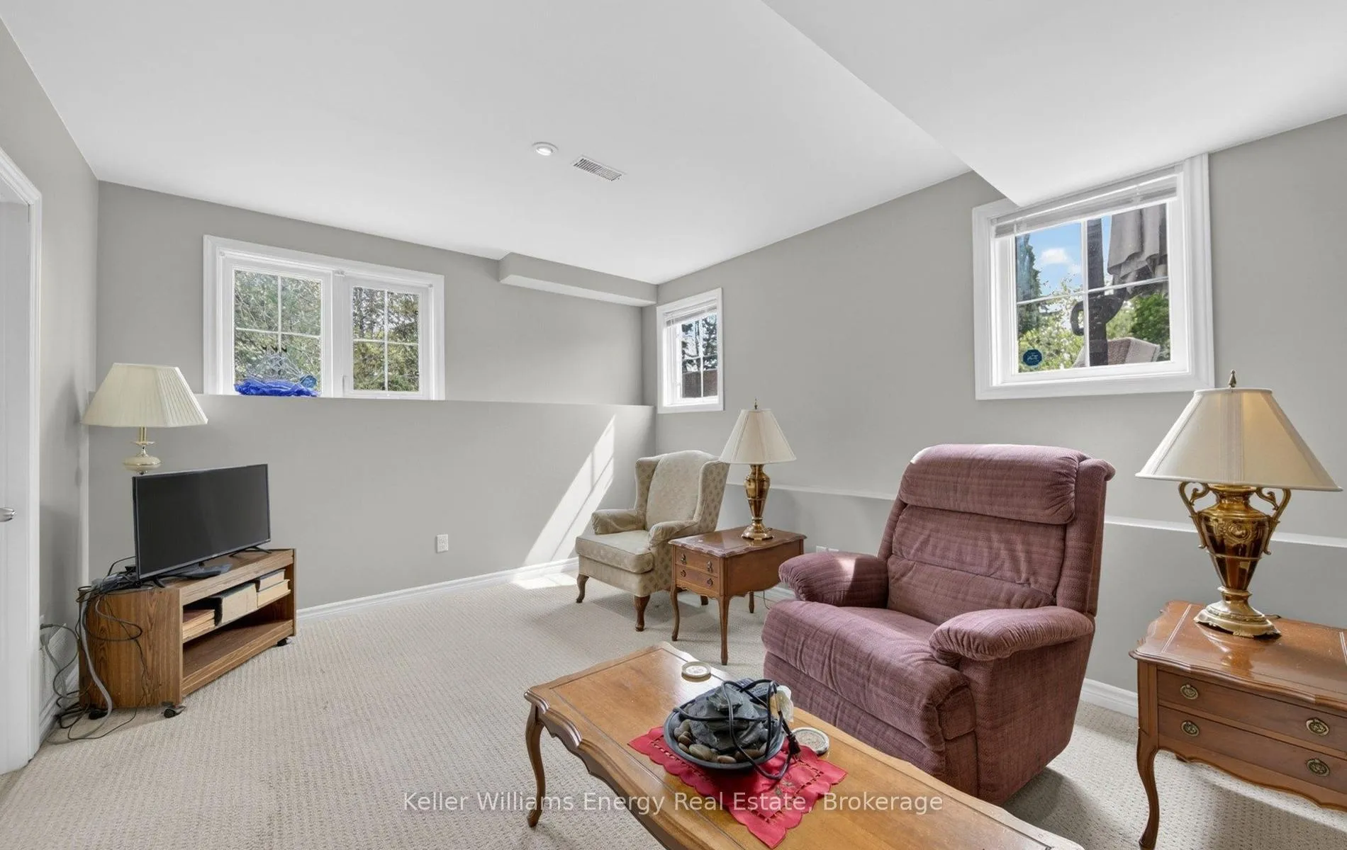 Photo 36 of 105 Woodbine Place, Oshawa, Windfields — HOMEH