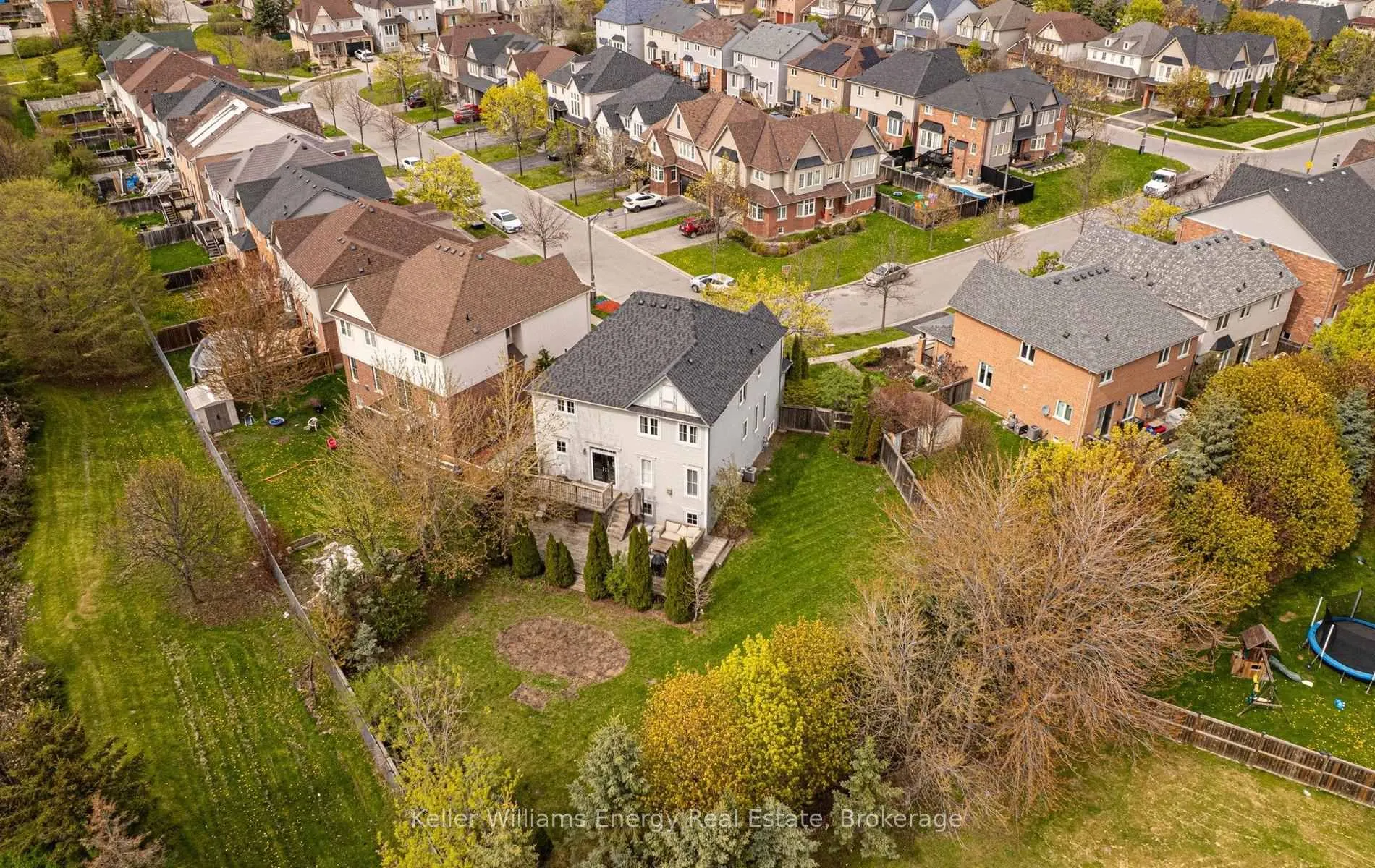 Photo 40 of 105 Woodbine Place, Oshawa, Windfields — HOMEH