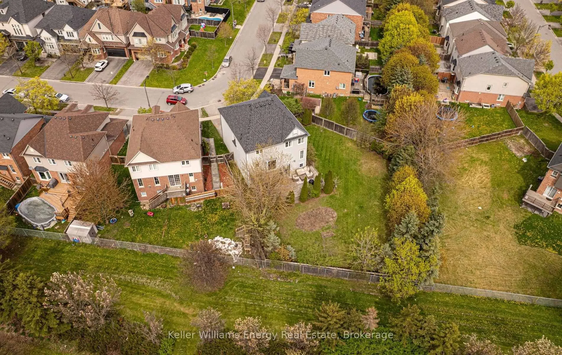 Photo 41 of 105 Woodbine Place, Oshawa, Windfields — HOMEH