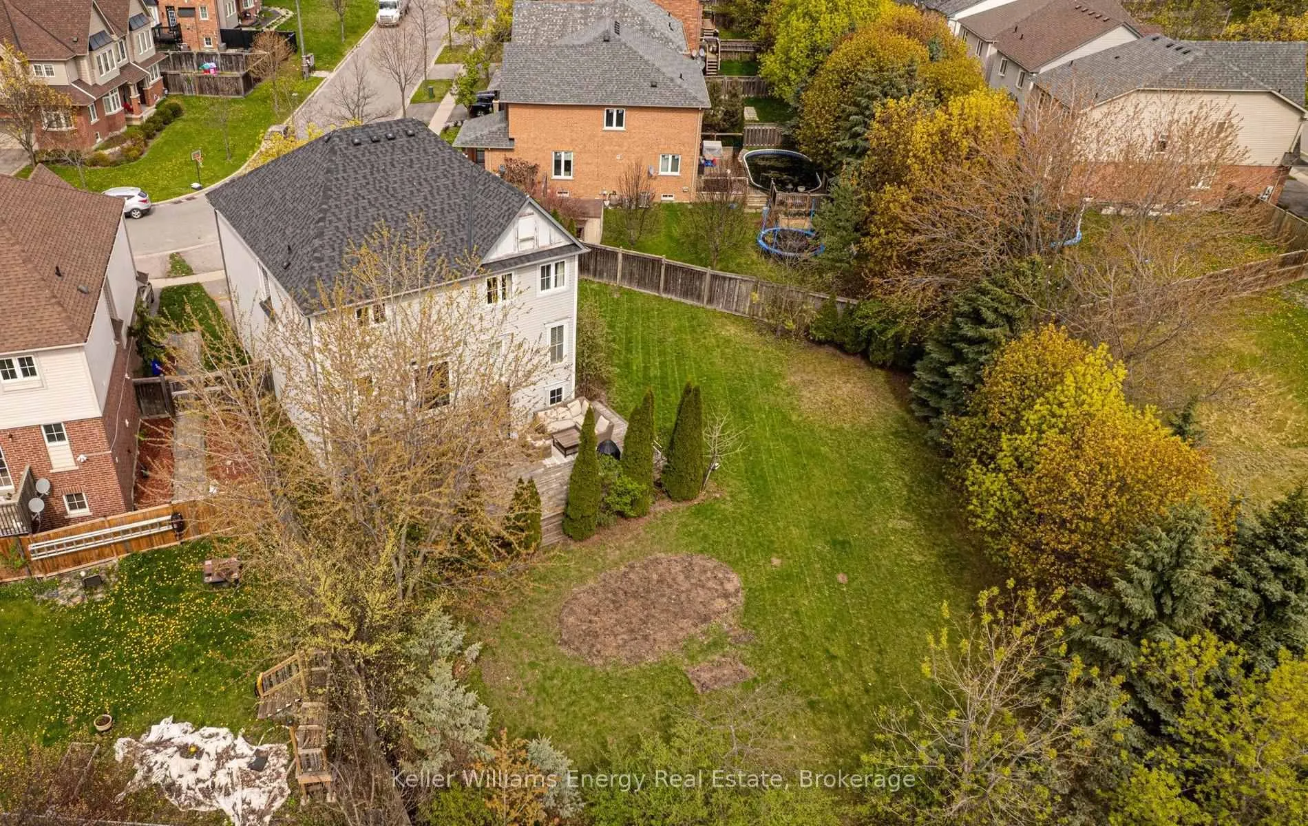 Photo 42 of 105 Woodbine Place, Oshawa, Windfields — HOMEH