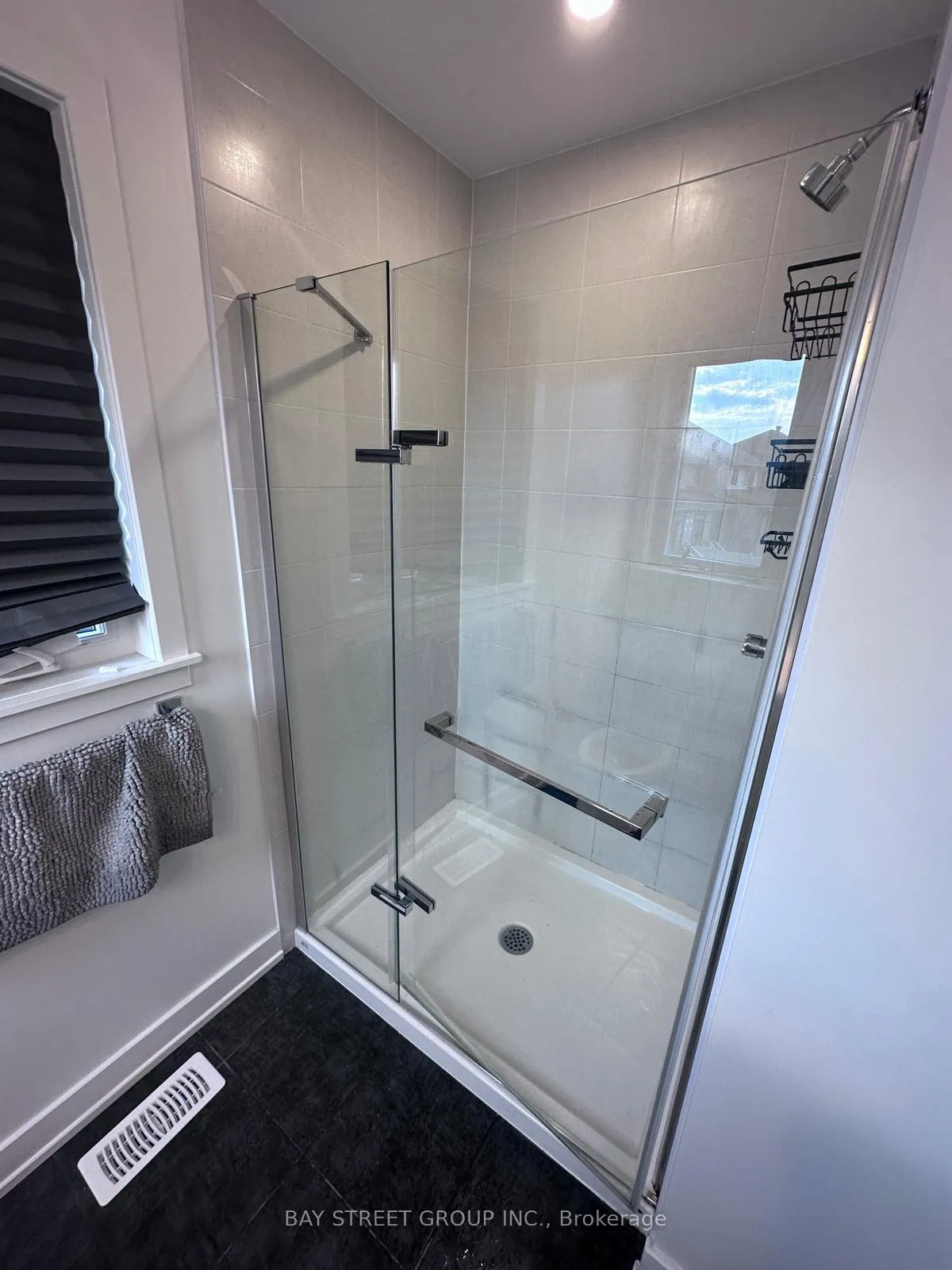 Photo 13 of Unit Master Bedroom, 262 Monticello Avenue, Ottawa, Kanata - Emerald Meadows/Trailwest — HOMEH