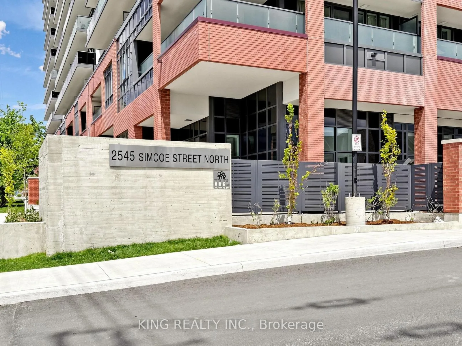 Front of Unit 2217, 2545 Simcoe Street N