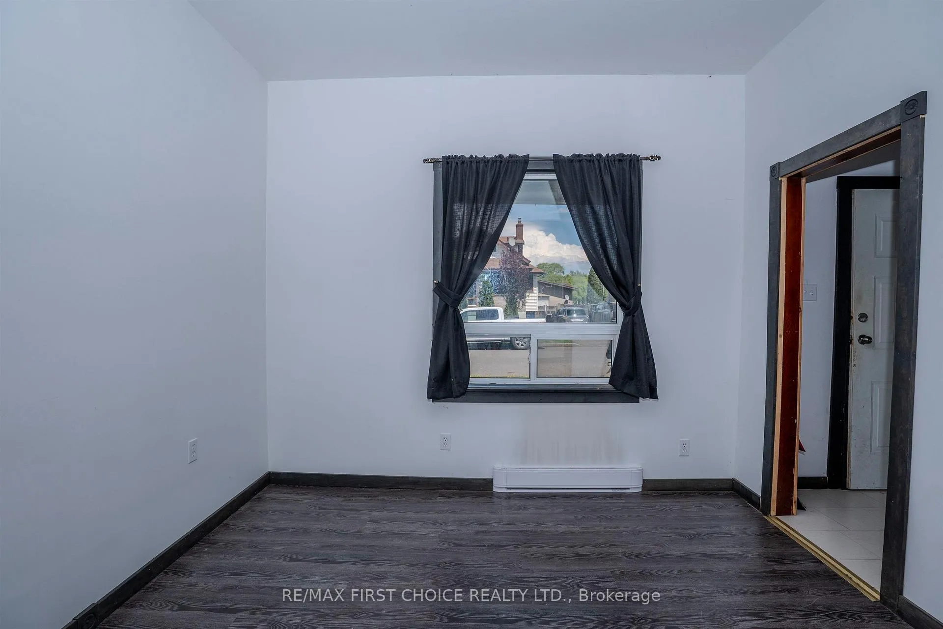 Photo 2 of 318 Ogden Street, Thunder Bay, East End — HOMEH