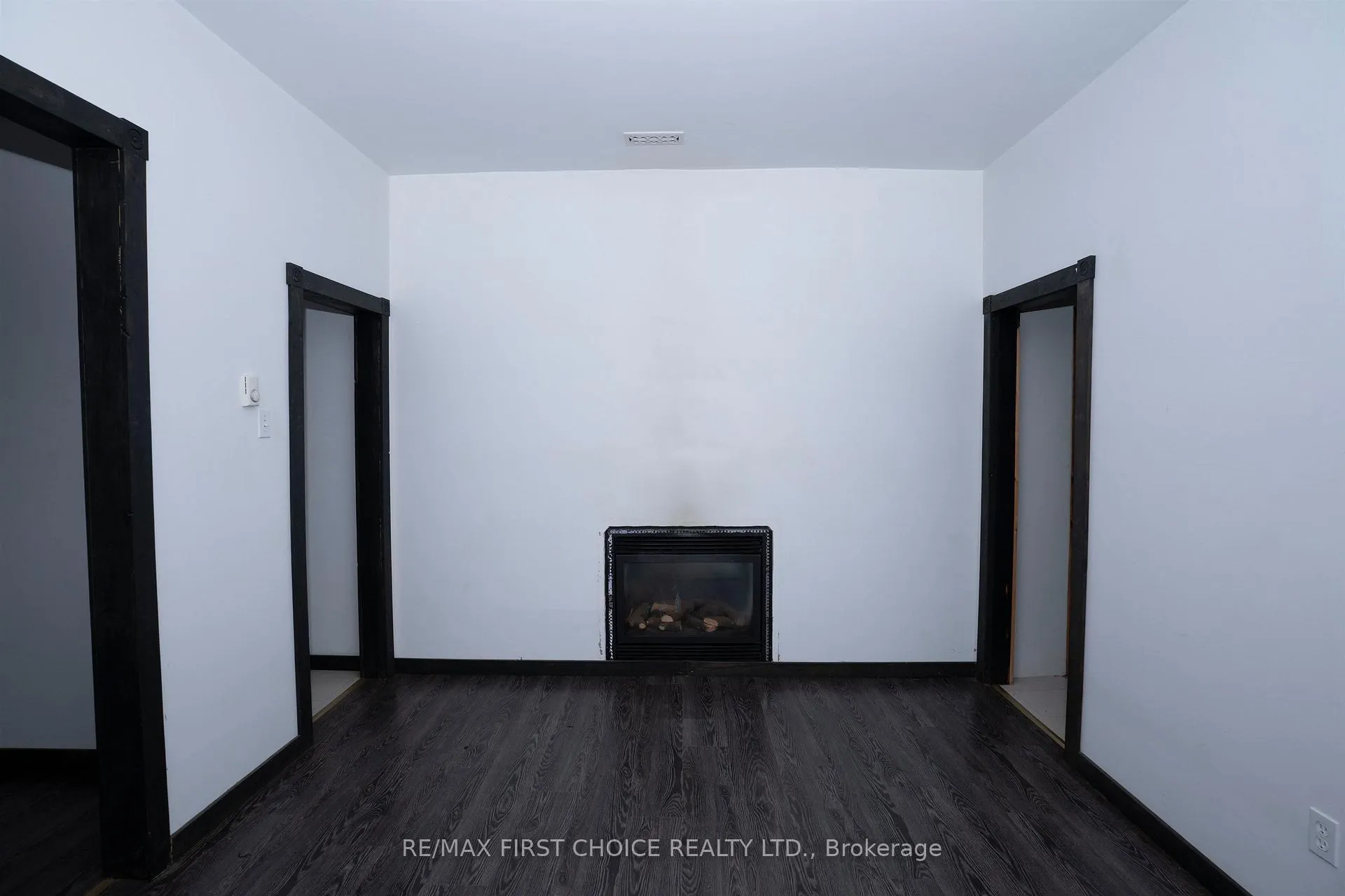 Photo 4 of 318 Ogden Street, Thunder Bay, East End — HOMEH