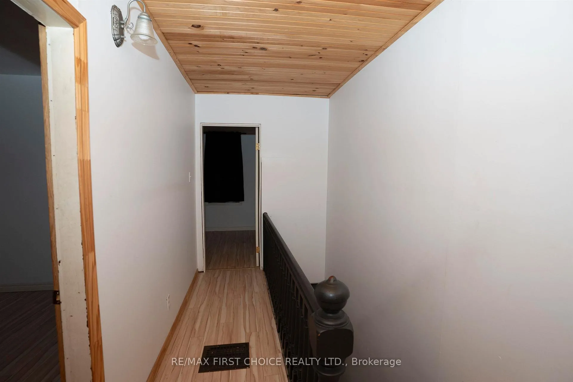 Photo 9 of 318 Ogden Street, Thunder Bay, East End — HOMEH