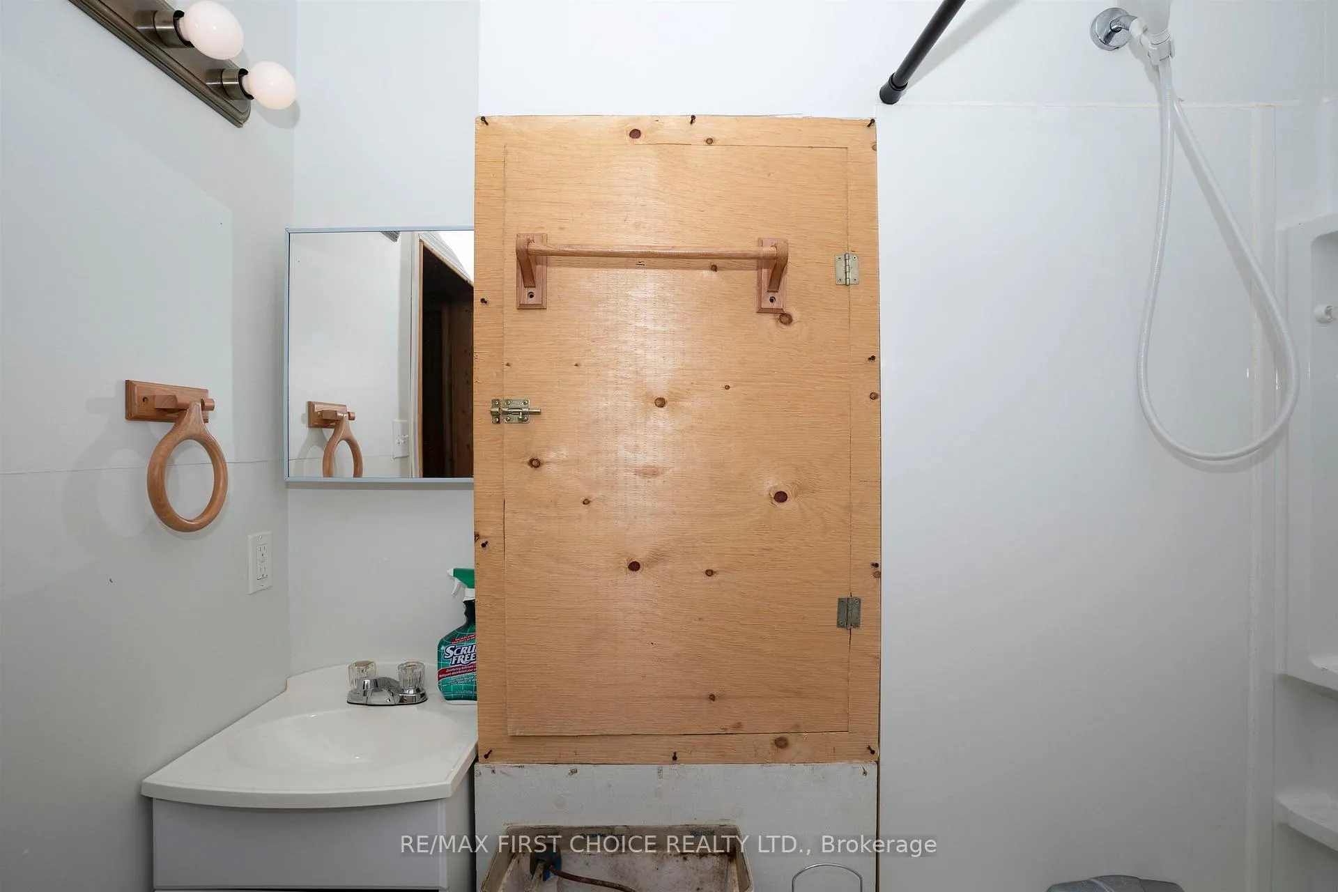 Photo 12 of 318 Ogden Street, Thunder Bay, East End — HOMEH