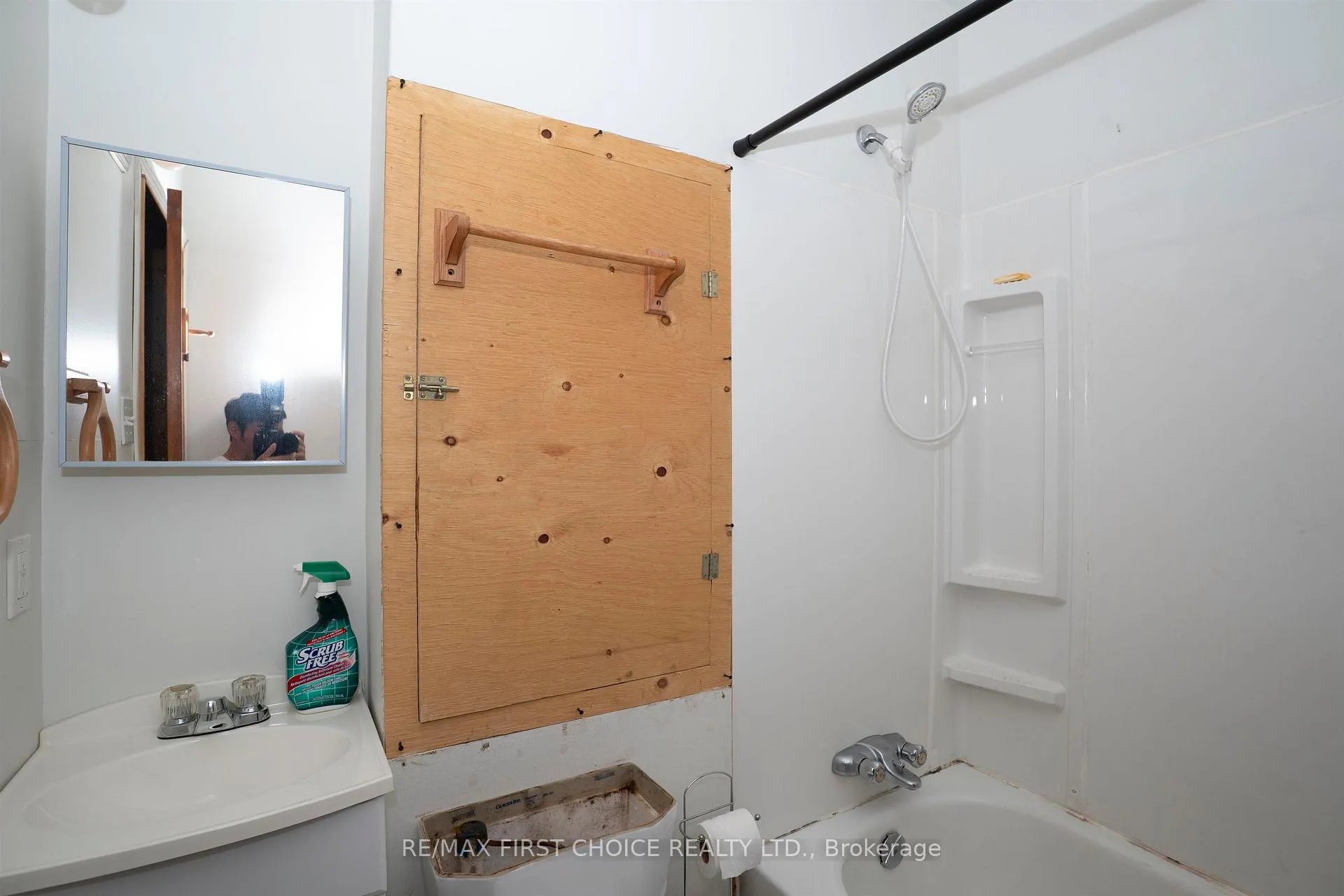 Photo 14 of 318 Ogden Street, Thunder Bay, East End — HOMEH
