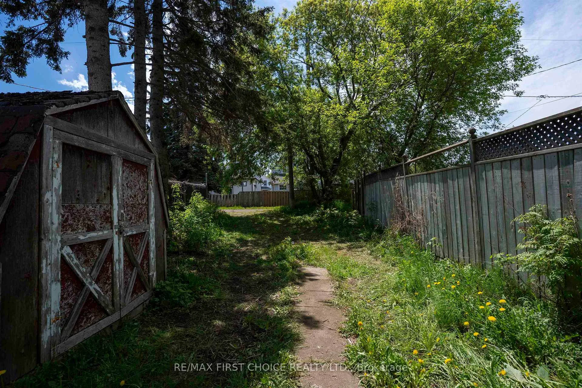 Photo 22 of 318 Ogden Street, Thunder Bay, East End — HOMEH