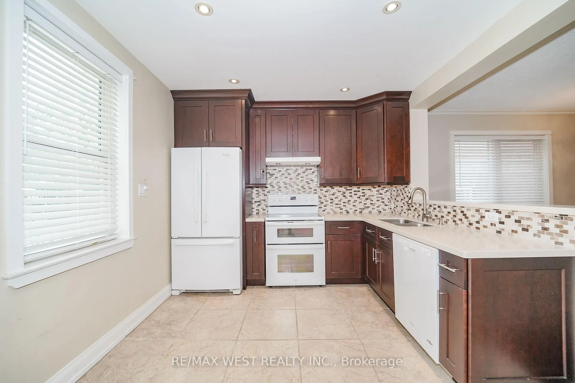 Photo 3 of 31 Woodmount Avenue, Toronto, Danforth — HOMEH