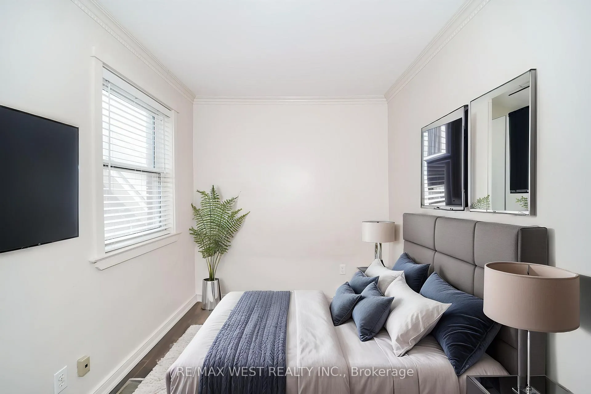 Photo 5 of 31 Woodmount Avenue, Toronto, Danforth — HOMEH