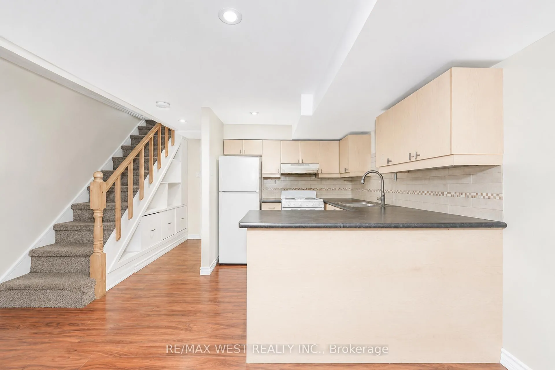Photo 8 of 31 Woodmount Avenue, Toronto, Danforth — HOMEH