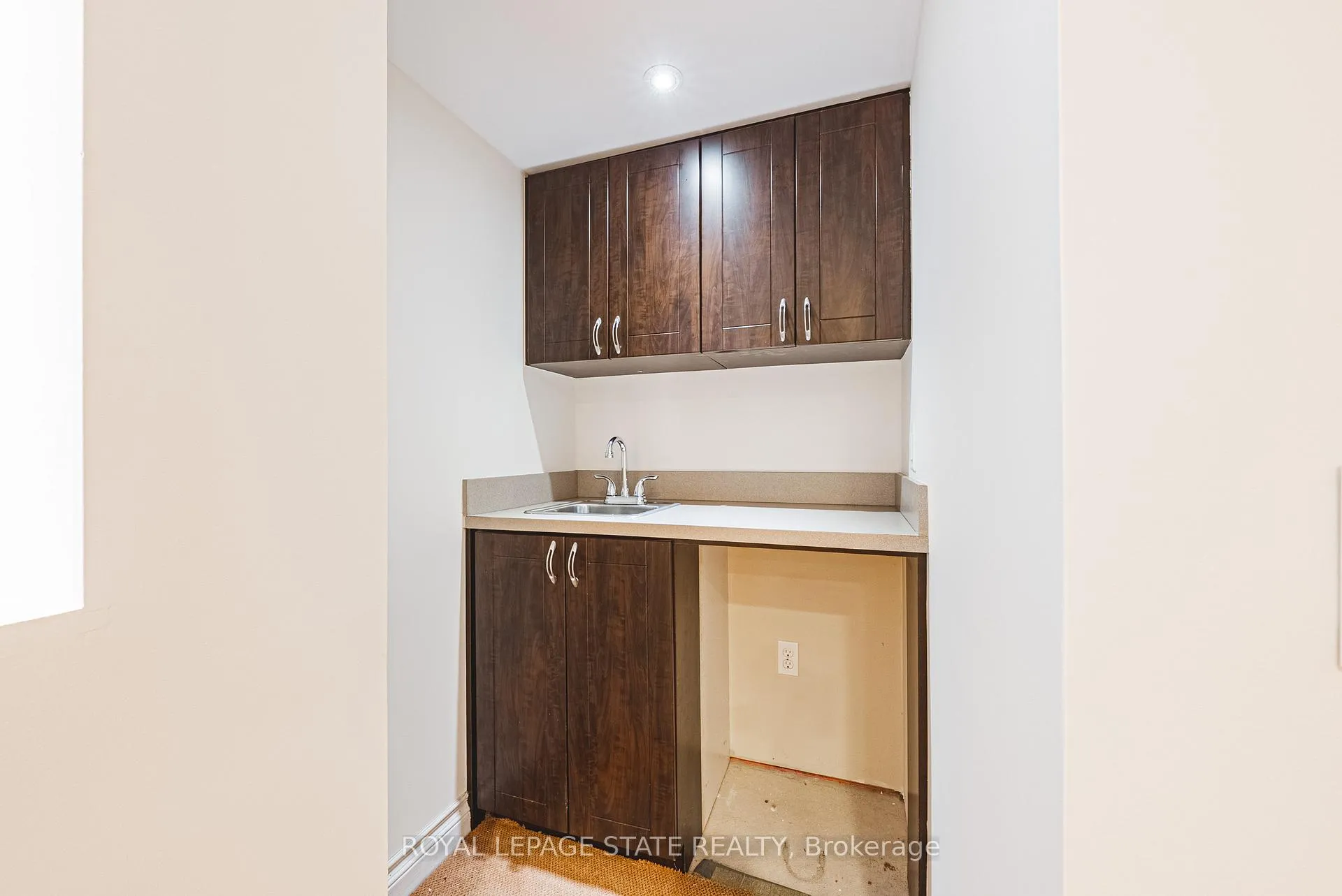 Photo 24 of 2412 Curtis Road, Burlington, Orchard — HOMEH