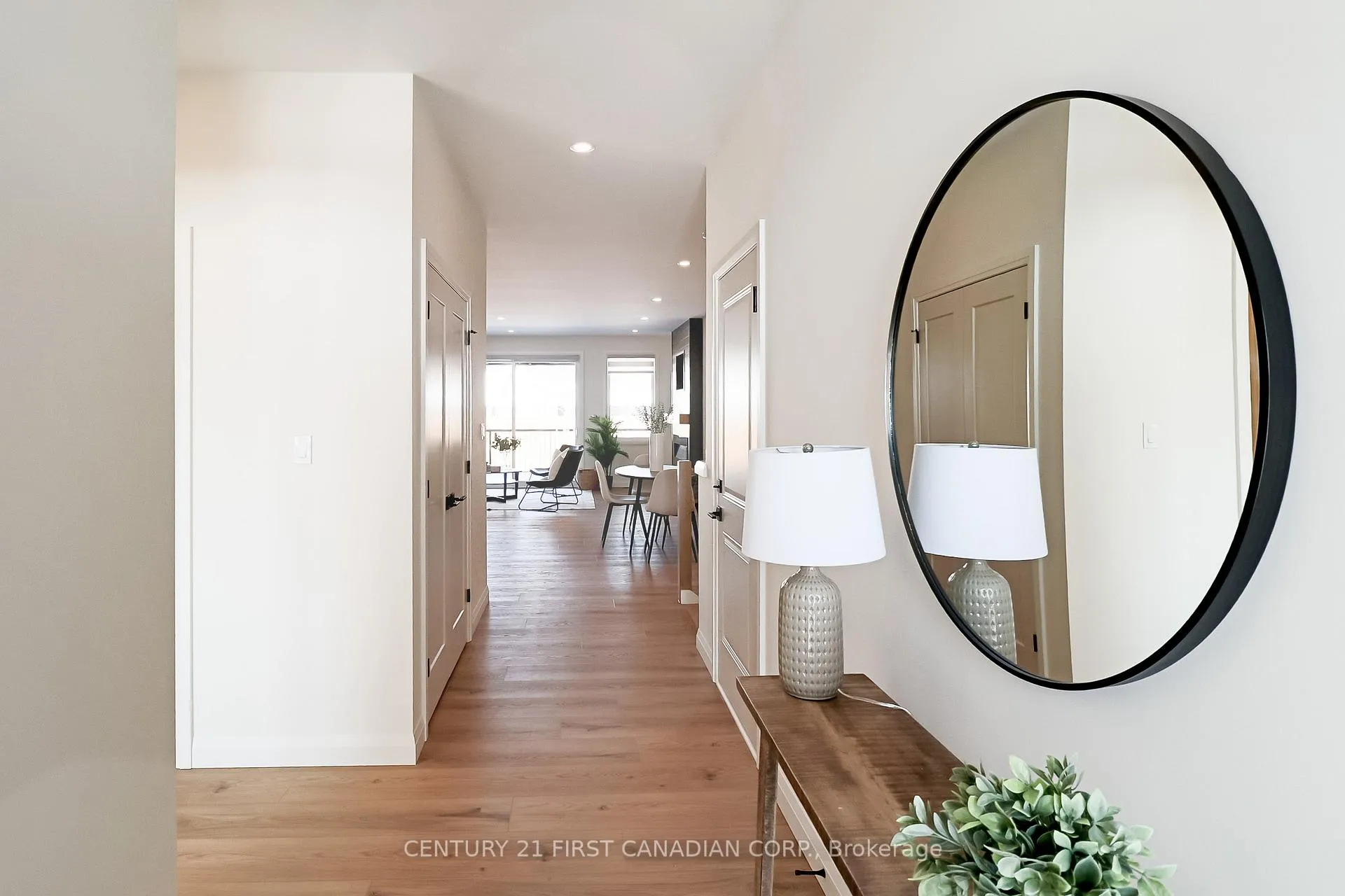 Photo 7 of Unit 11, 32 Postma Crescent, North Middlesex, Ailsa Craig — HOMEH