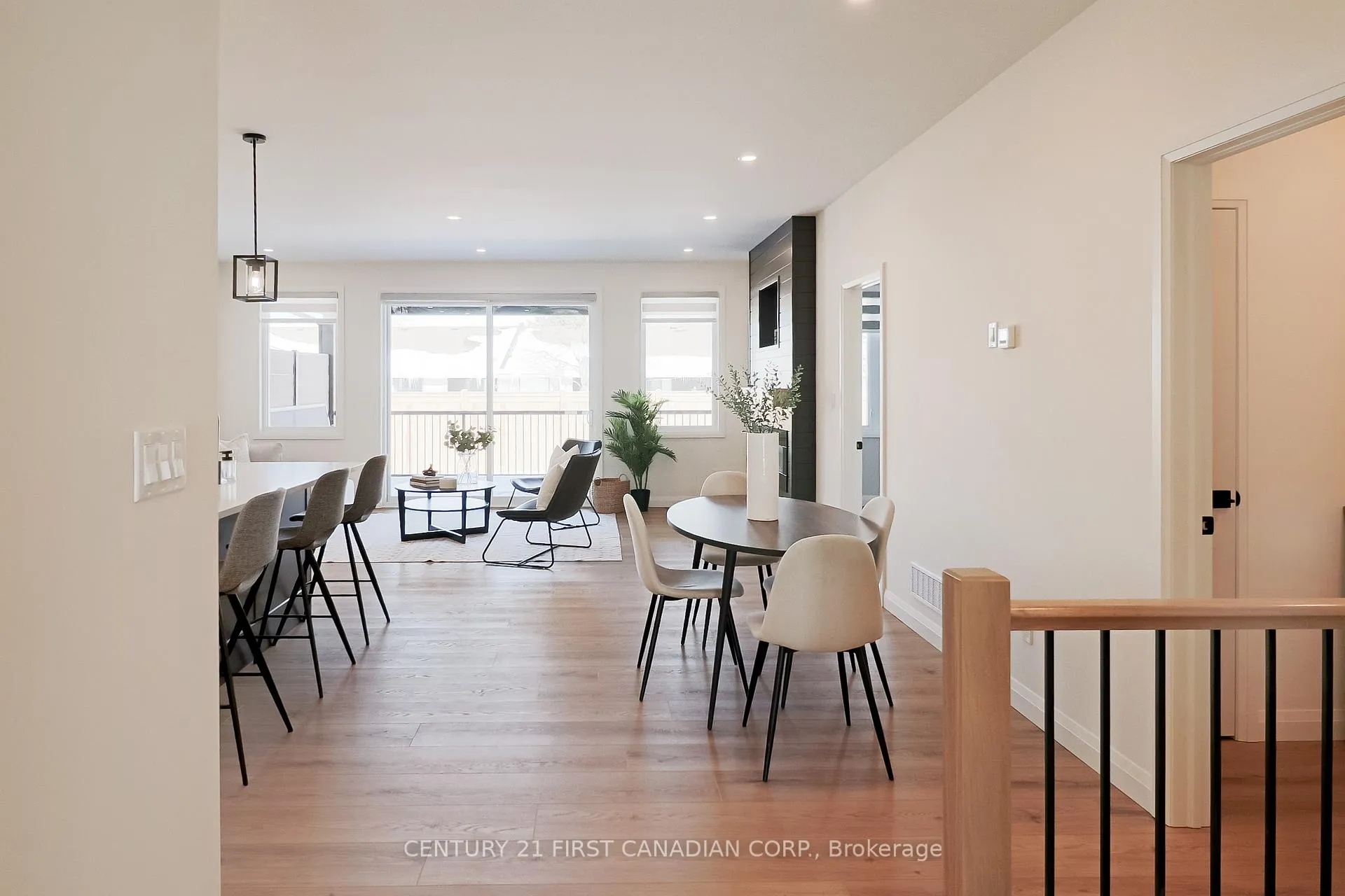 Photo 8 of Unit 11, 32 Postma Crescent, North Middlesex, Ailsa Craig — HOMEH