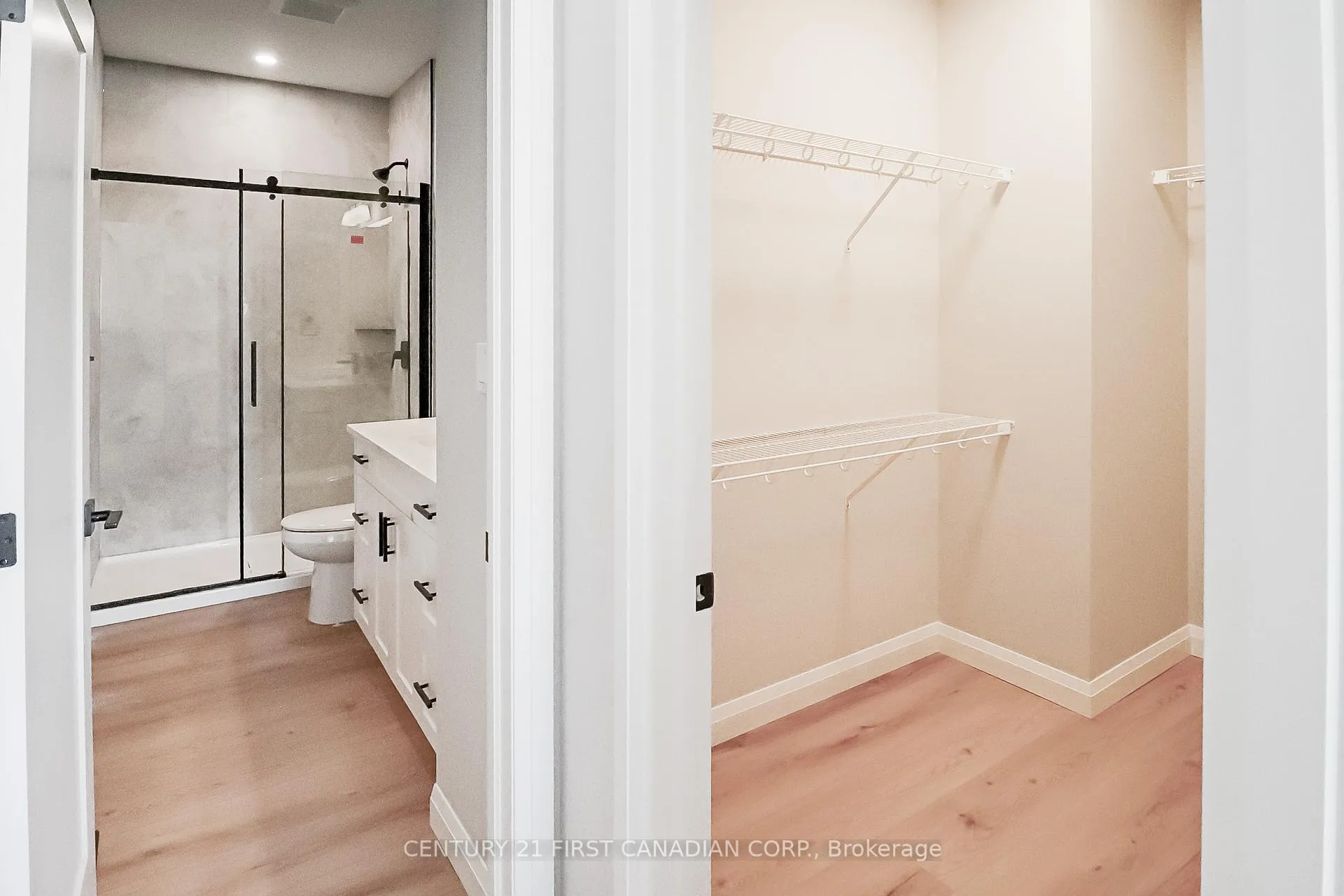 Photo 24 of Unit 11, 32 Postma Crescent, North Middlesex, Ailsa Craig — HOMEH