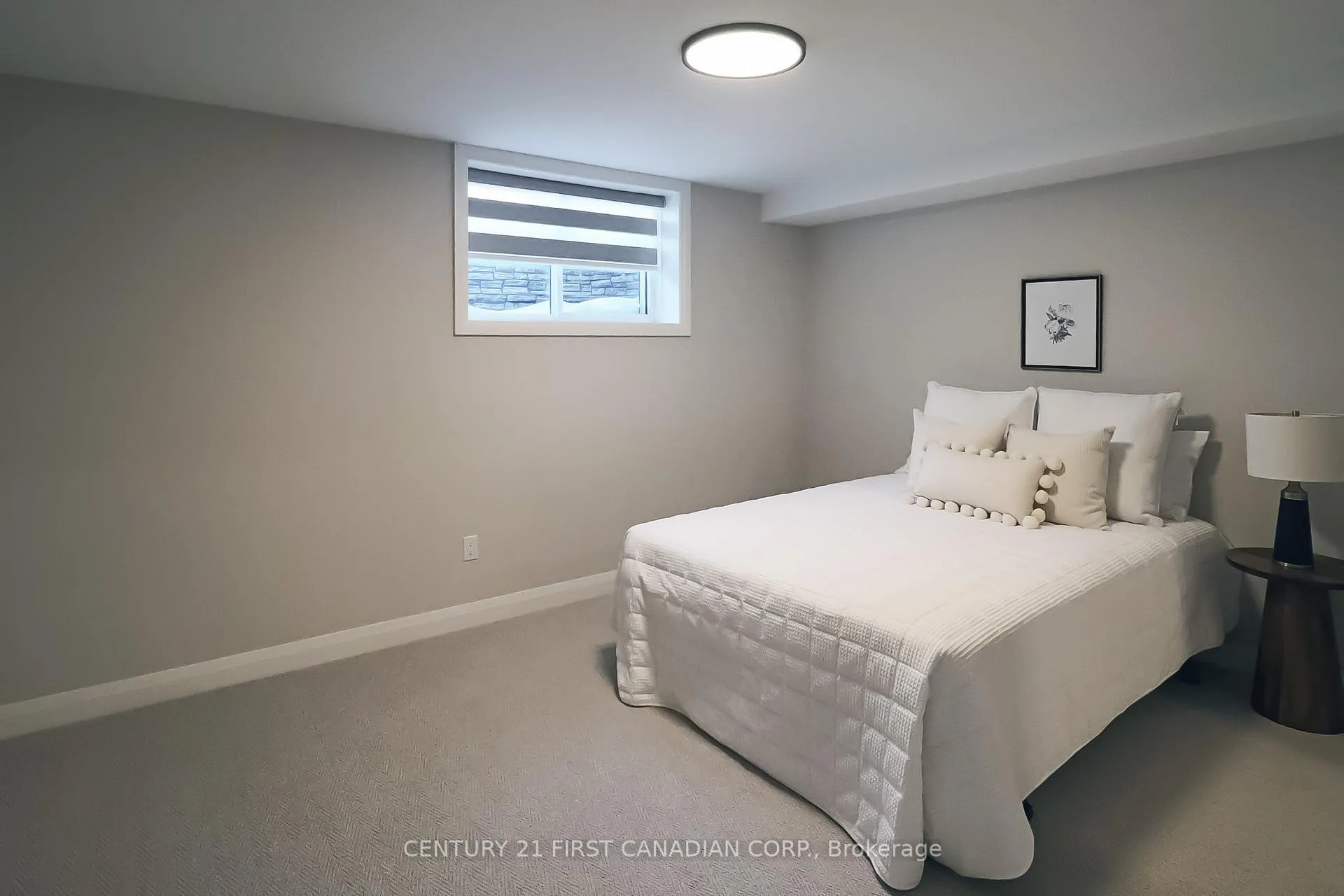 Photo 32 of Unit 11, 32 Postma Crescent, North Middlesex, Ailsa Craig — HOMEH