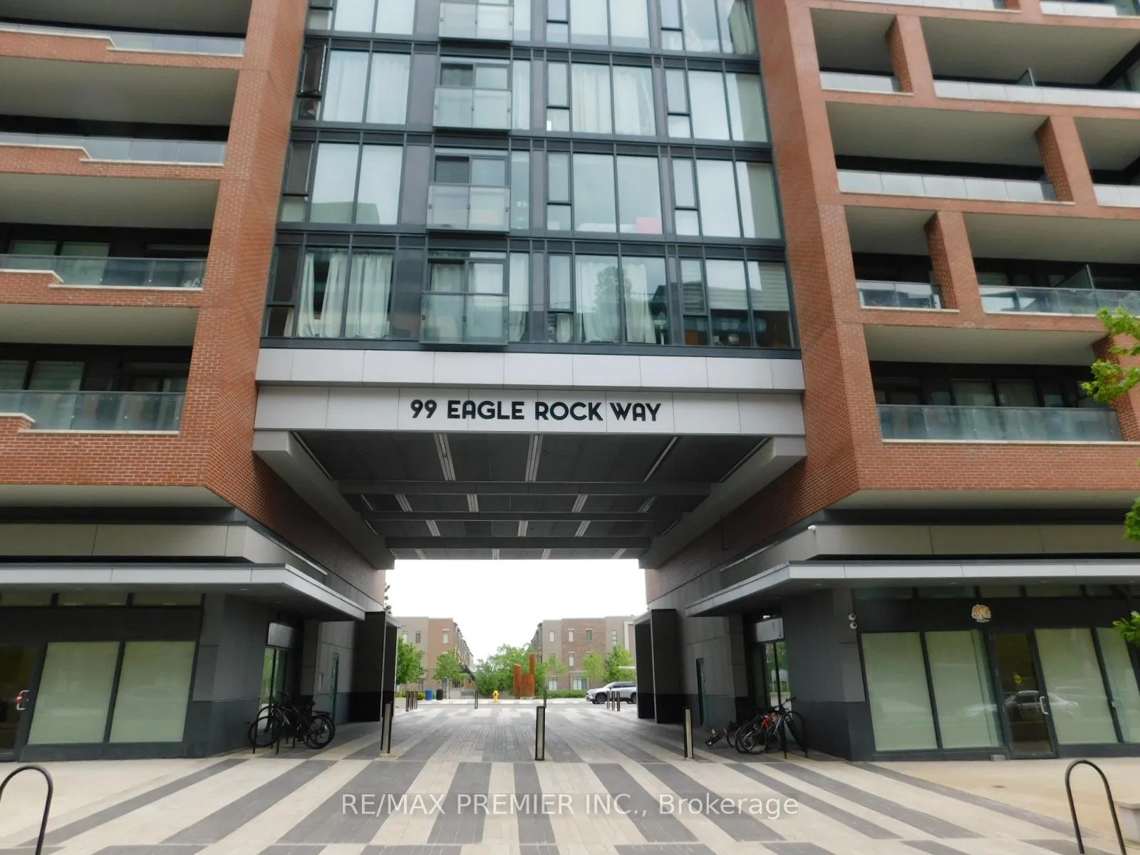 Photo 3 of Unit 312, 99 Eagle Rock Way, Vaughan, Rural Vaughan — HOMEH