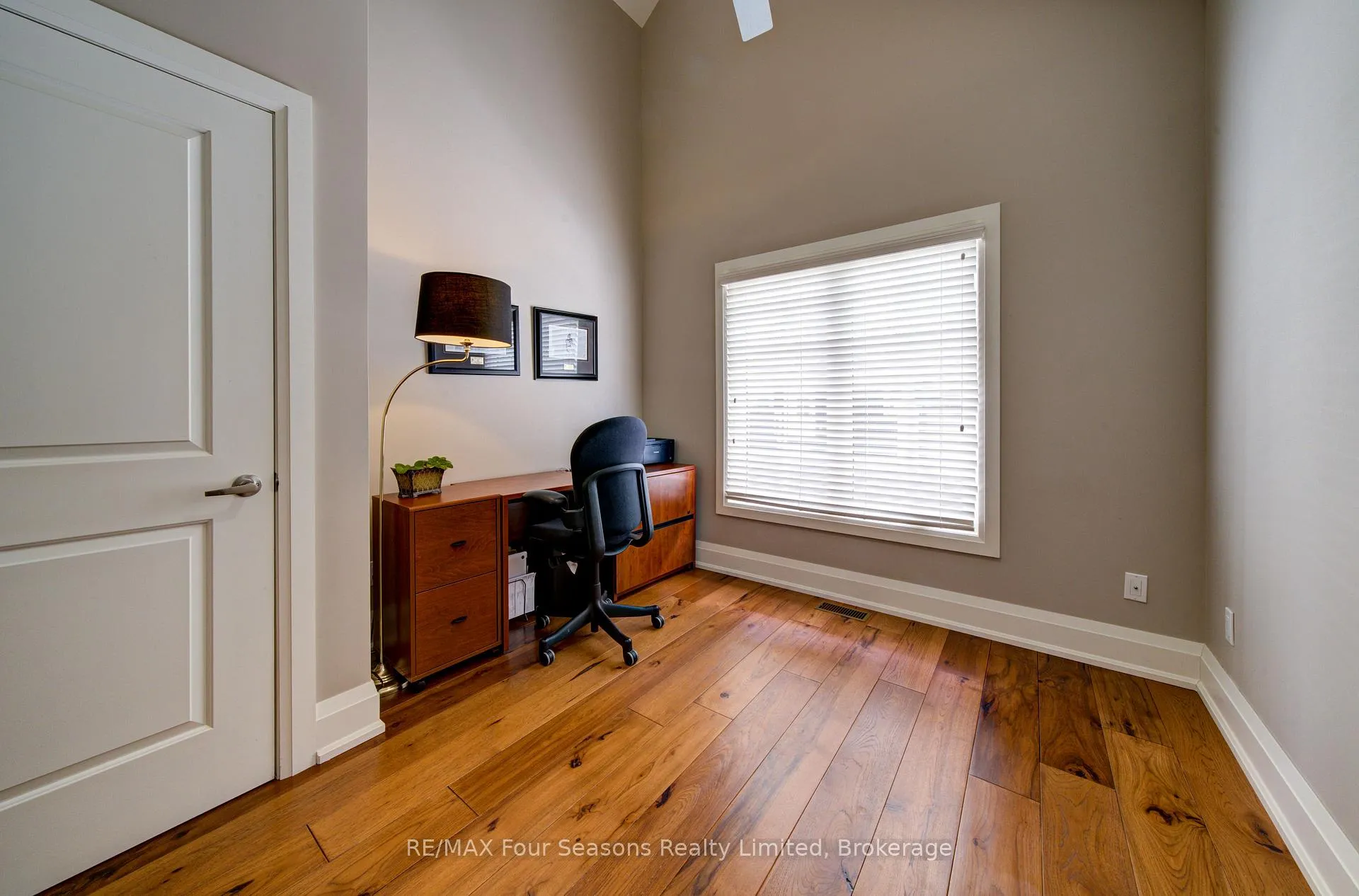Photo 5 of Unit 22, 59 King Street E, Blue Mountains — HOMEH