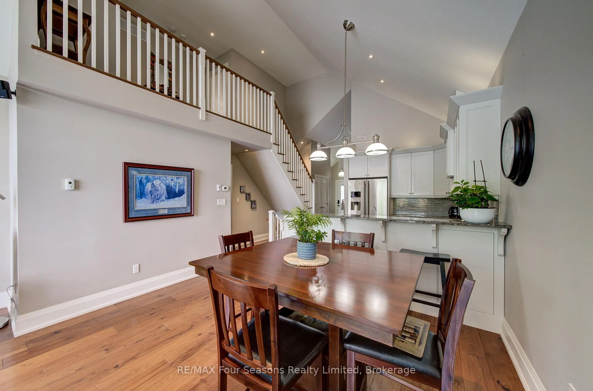 Photo 10 of Unit 22, 59 King Street E, Blue Mountains — HOMEH
