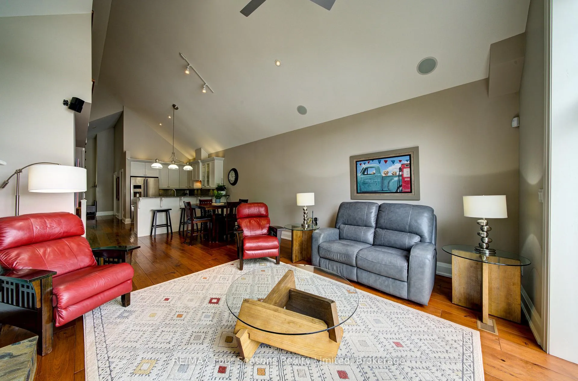 Photo 11 of Unit 22, 59 King Street E, Blue Mountains — HOMEH