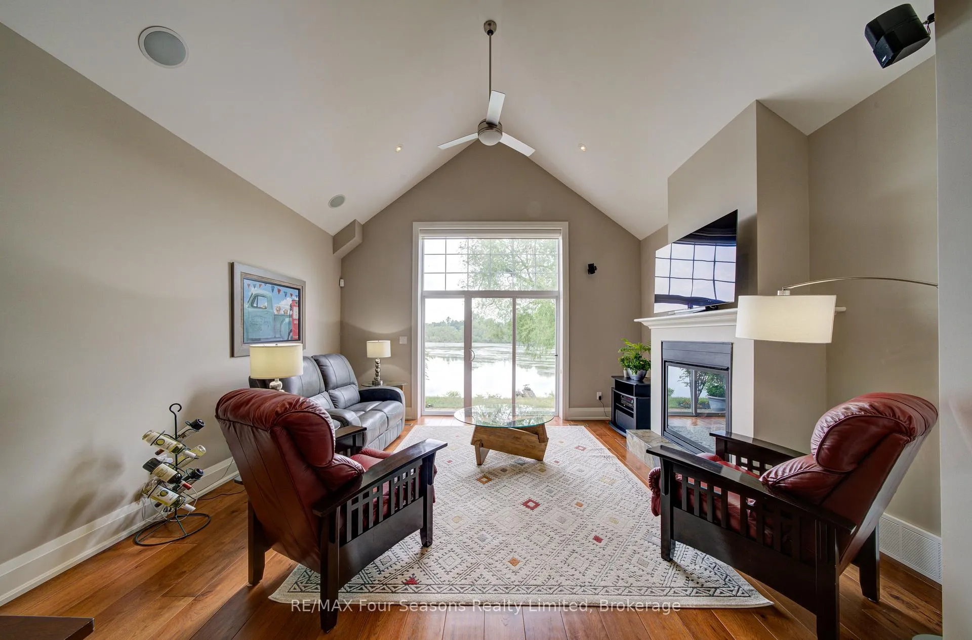 Photo 13 of Unit 22, 59 King Street E, Blue Mountains — HOMEH