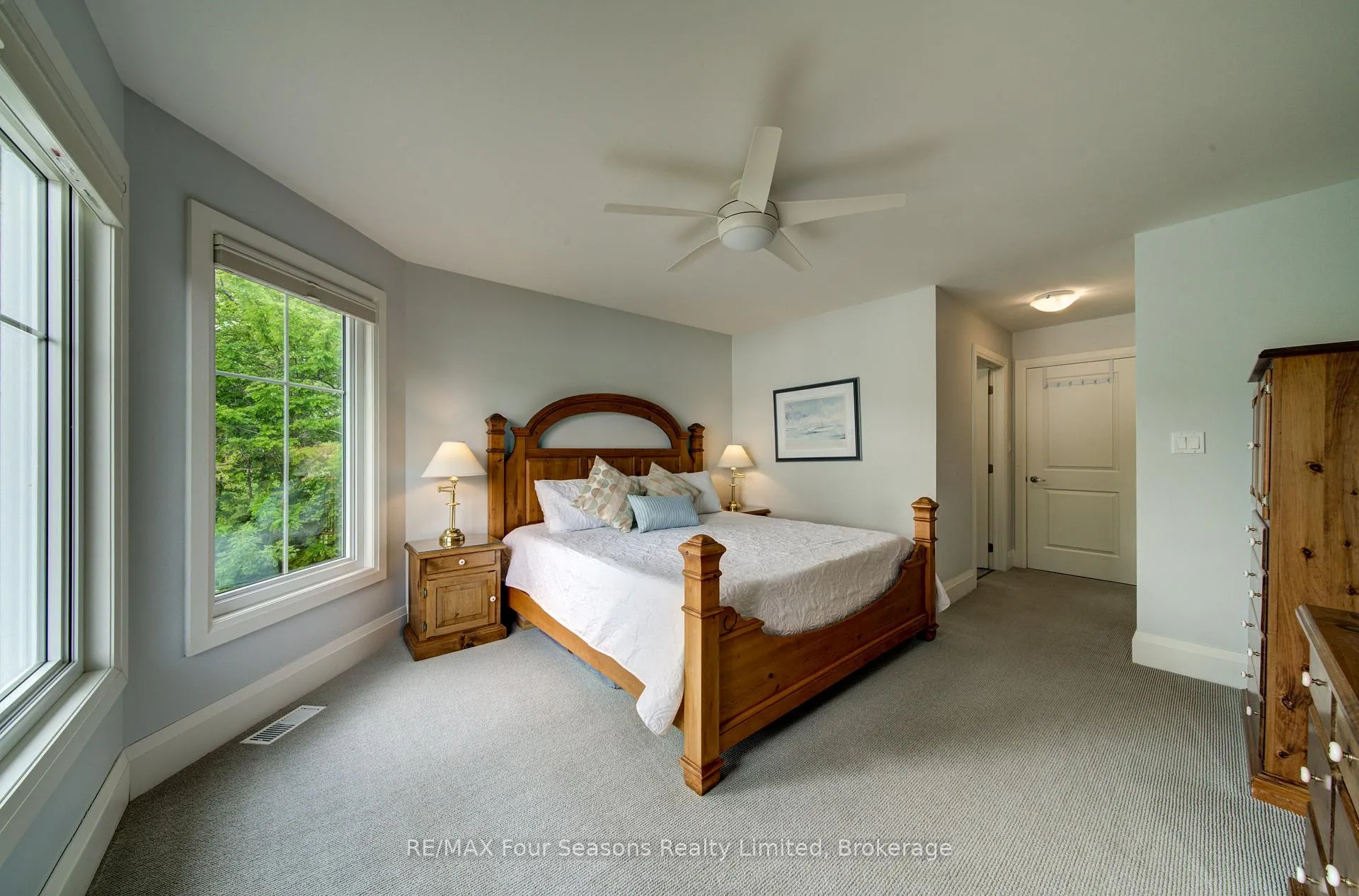 Photo 16 of Unit 22, 59 King Street E, Blue Mountains — HOMEH