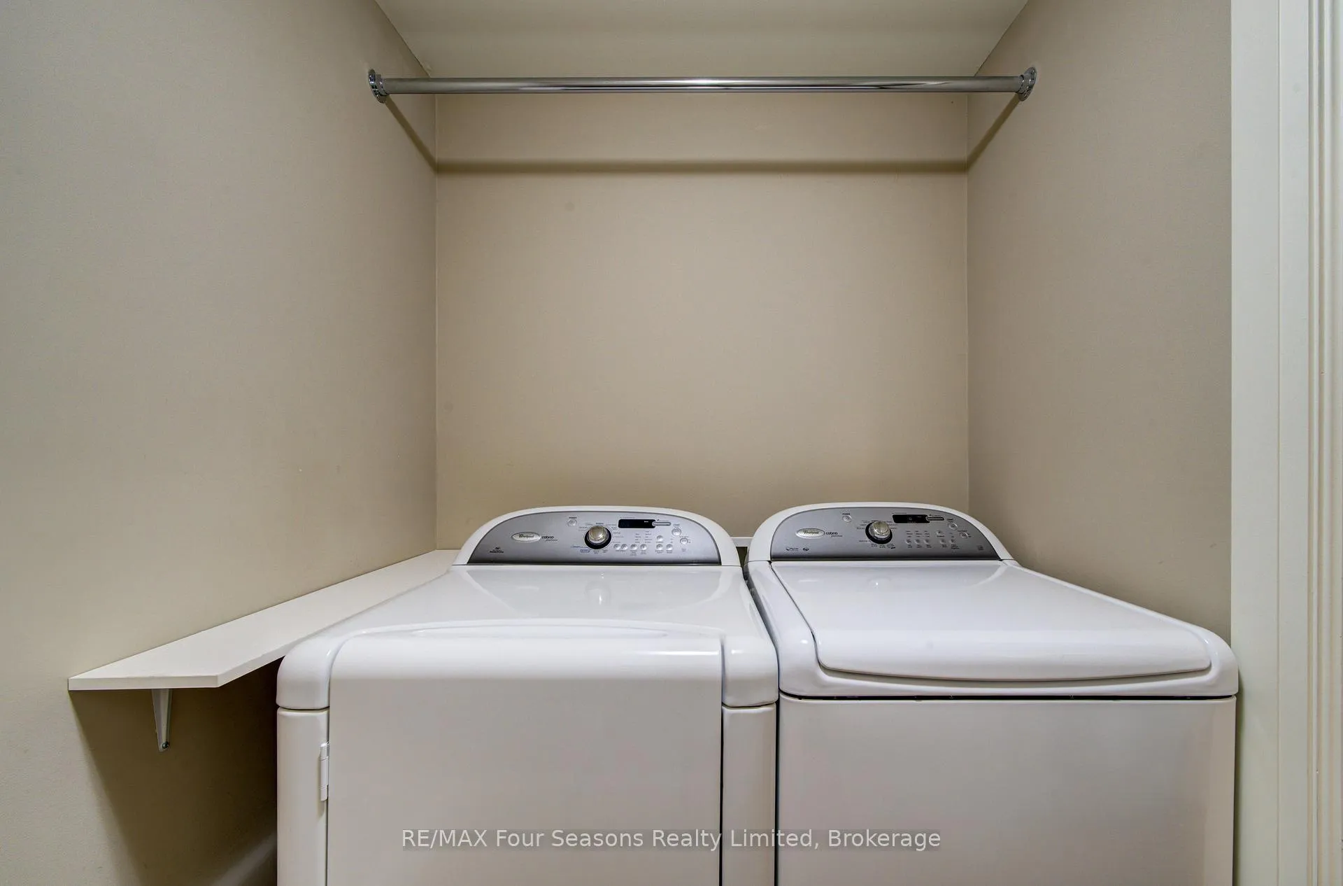 Photo 18 of Unit 22, 59 King Street E, Blue Mountains — HOMEH